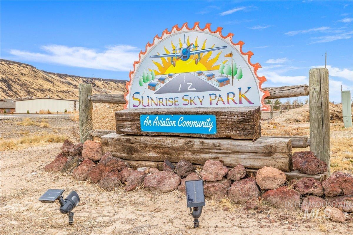 10514 Airpark Loop Property Photo 3