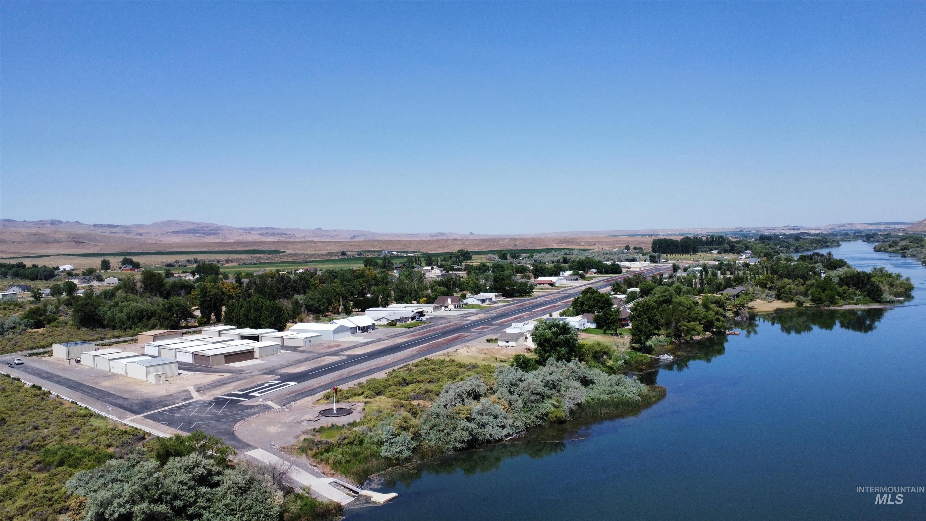 10514 Airpark Loop Property Photo 4