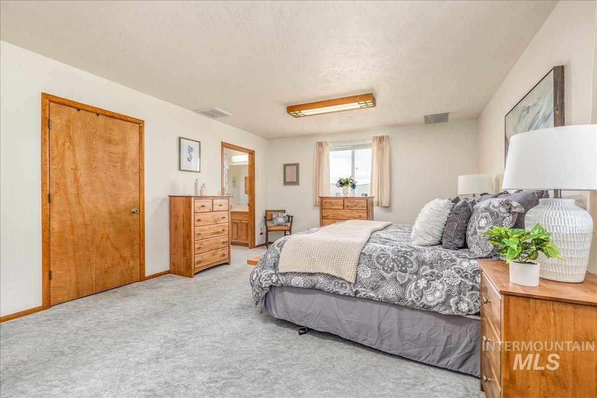 10514 Airpark Loop Property Photo 17