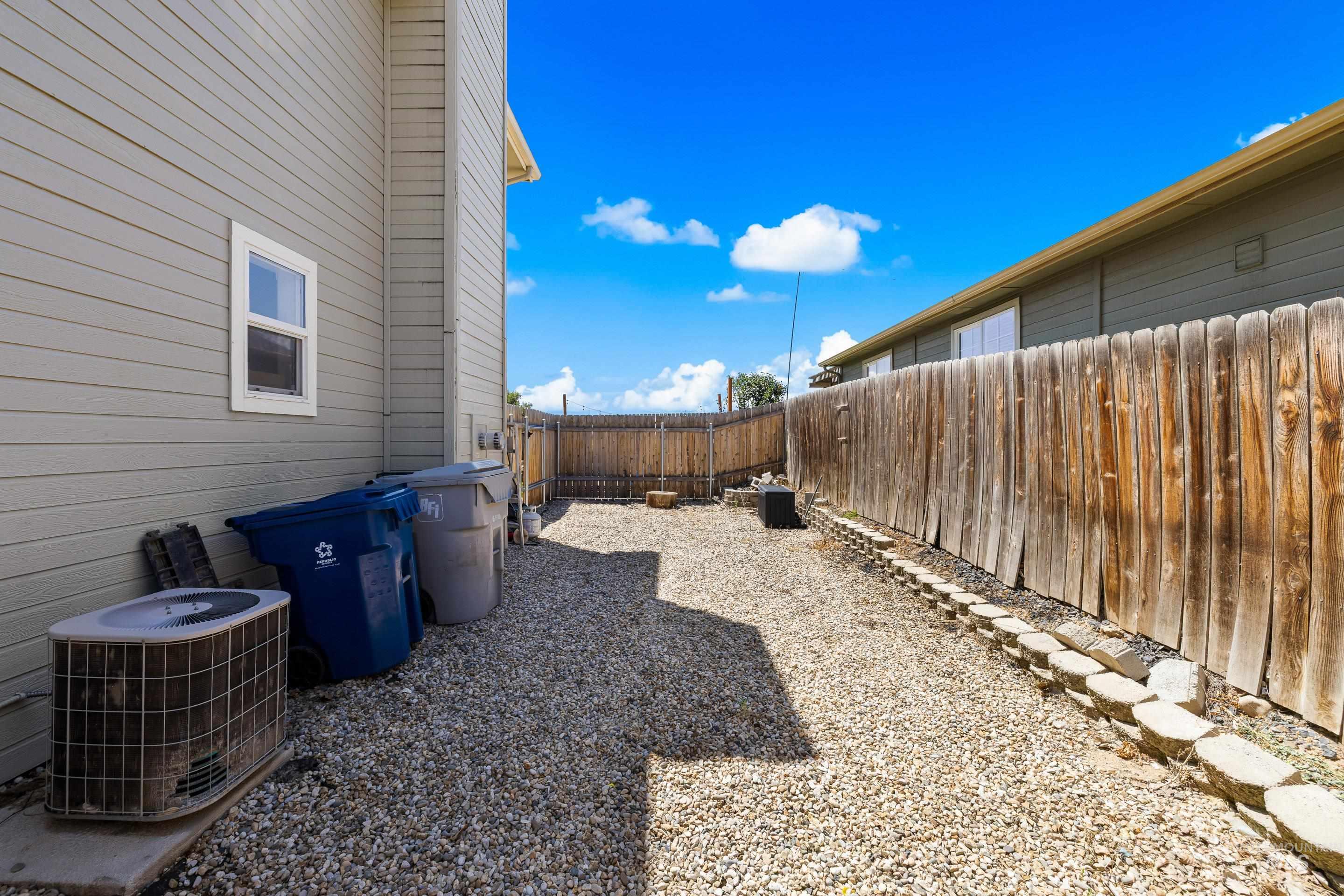 515 Castle Rock Ave Property Photo 44