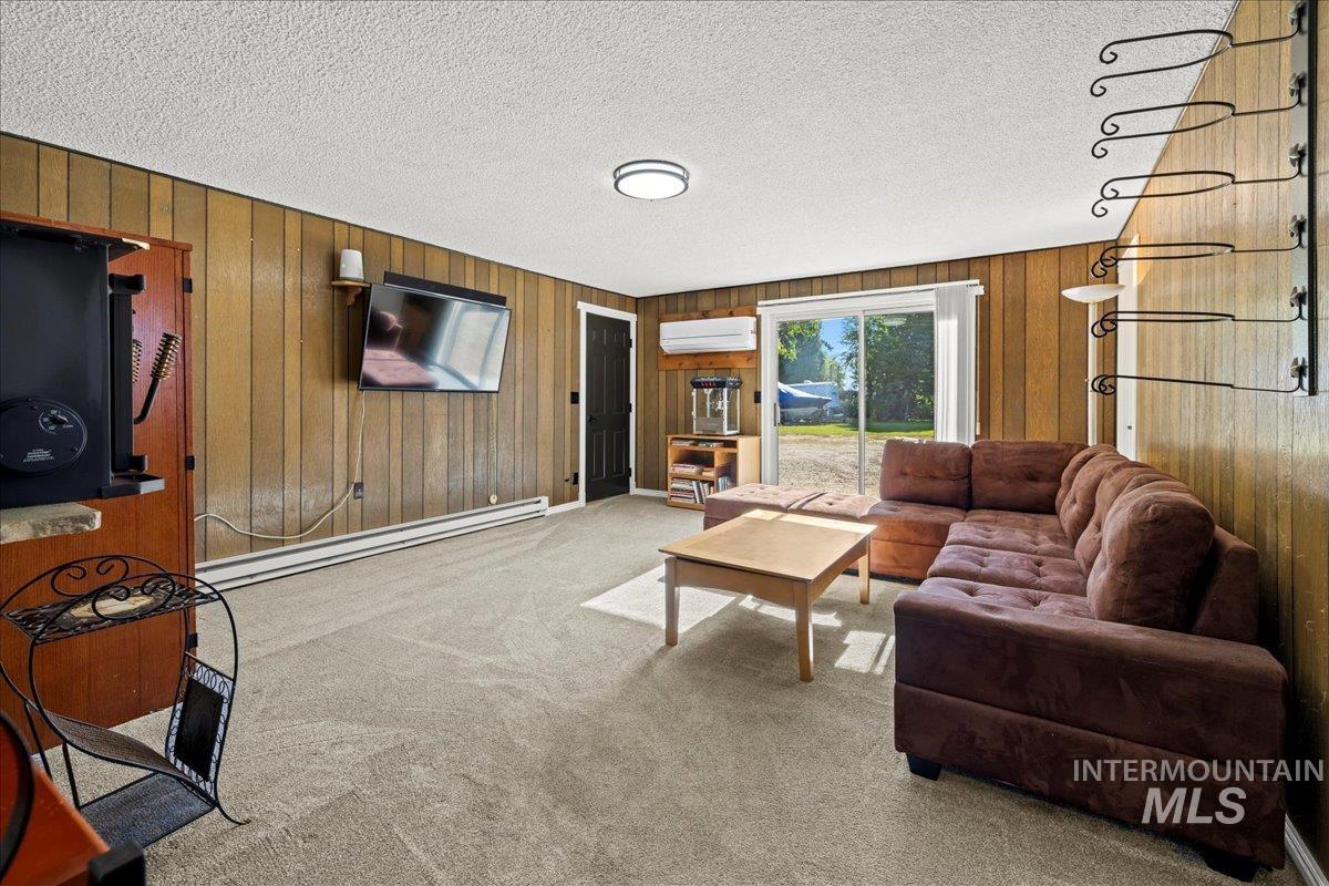 11825 Hensen Dr Property Photo 24