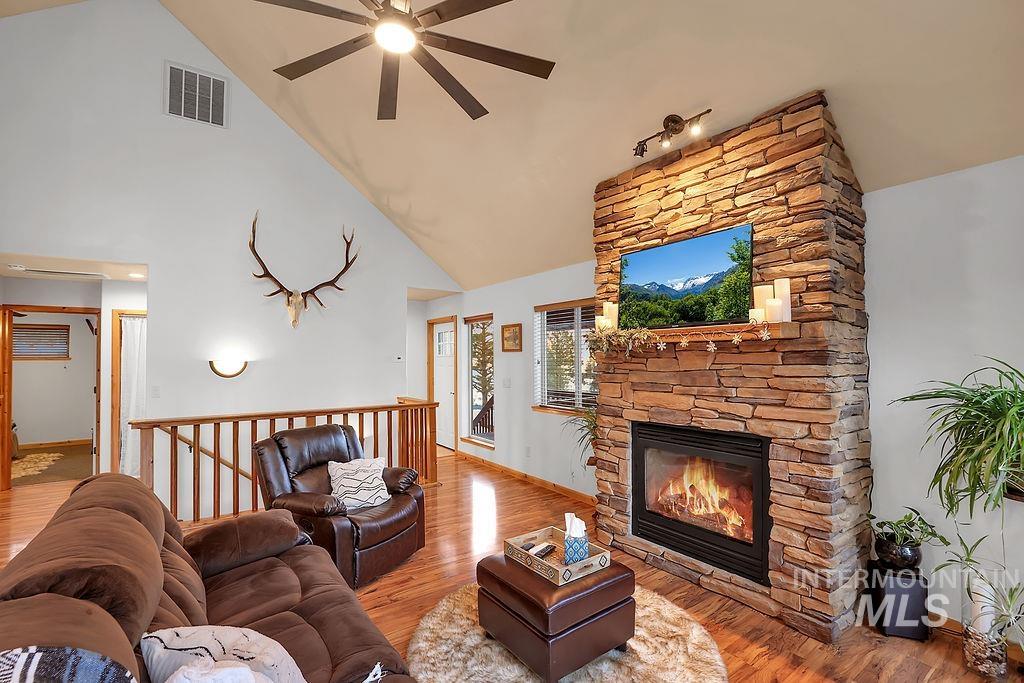 3907 Yarrow Property Photo 5