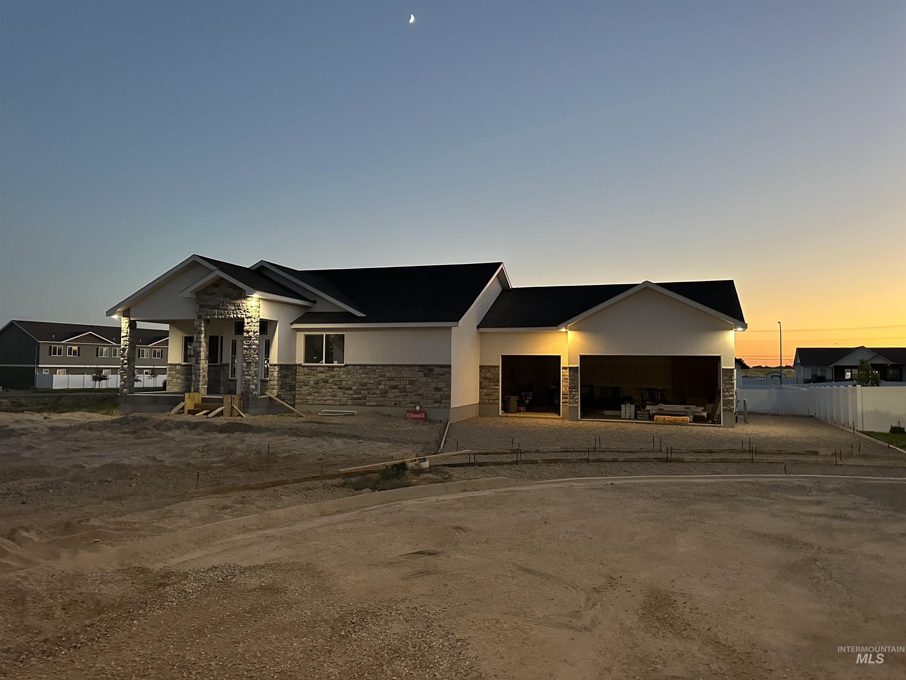 512 Boxwood Dr Property Photo 1