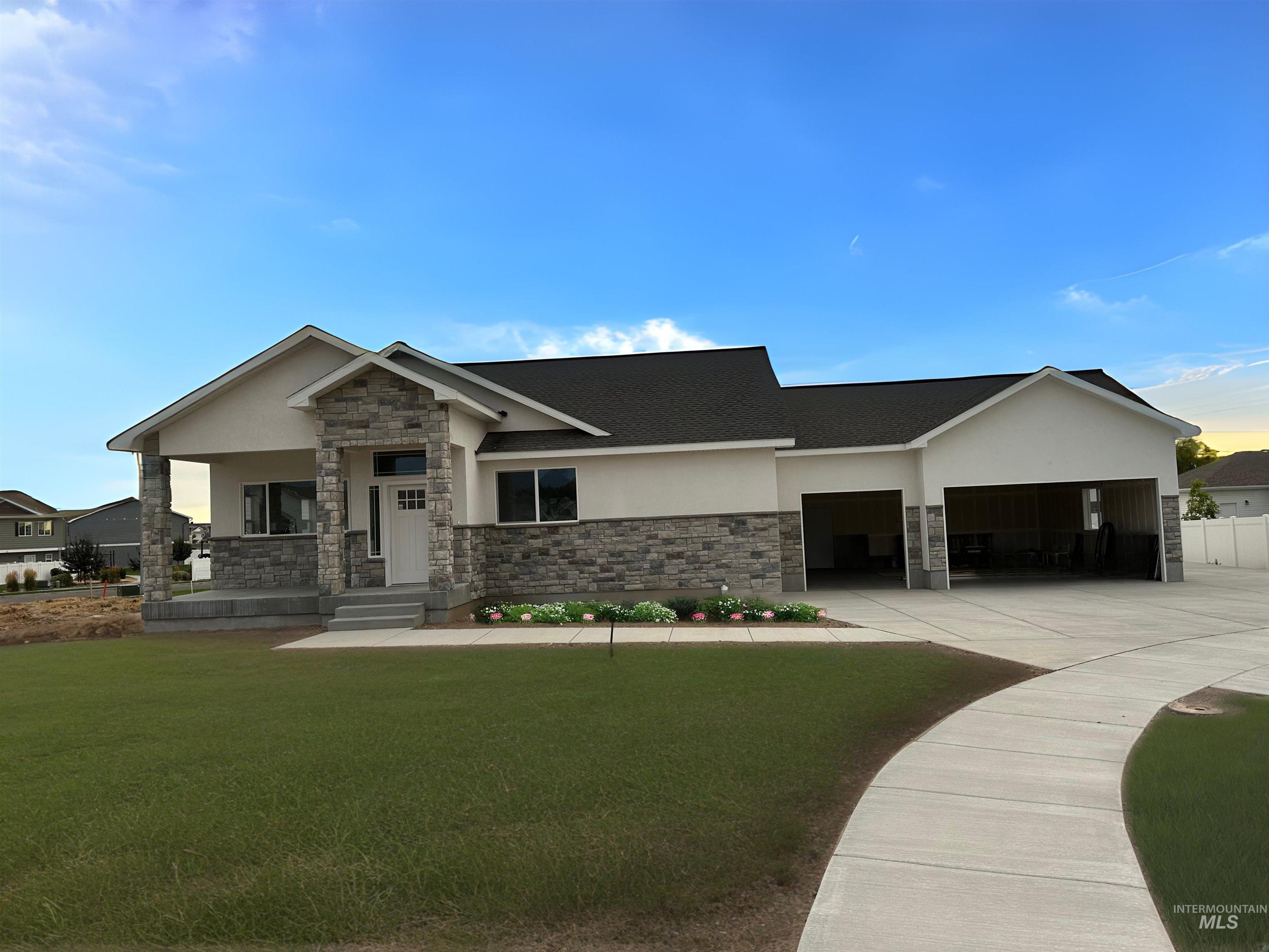 512 Boxwood Dr Property Photo 1