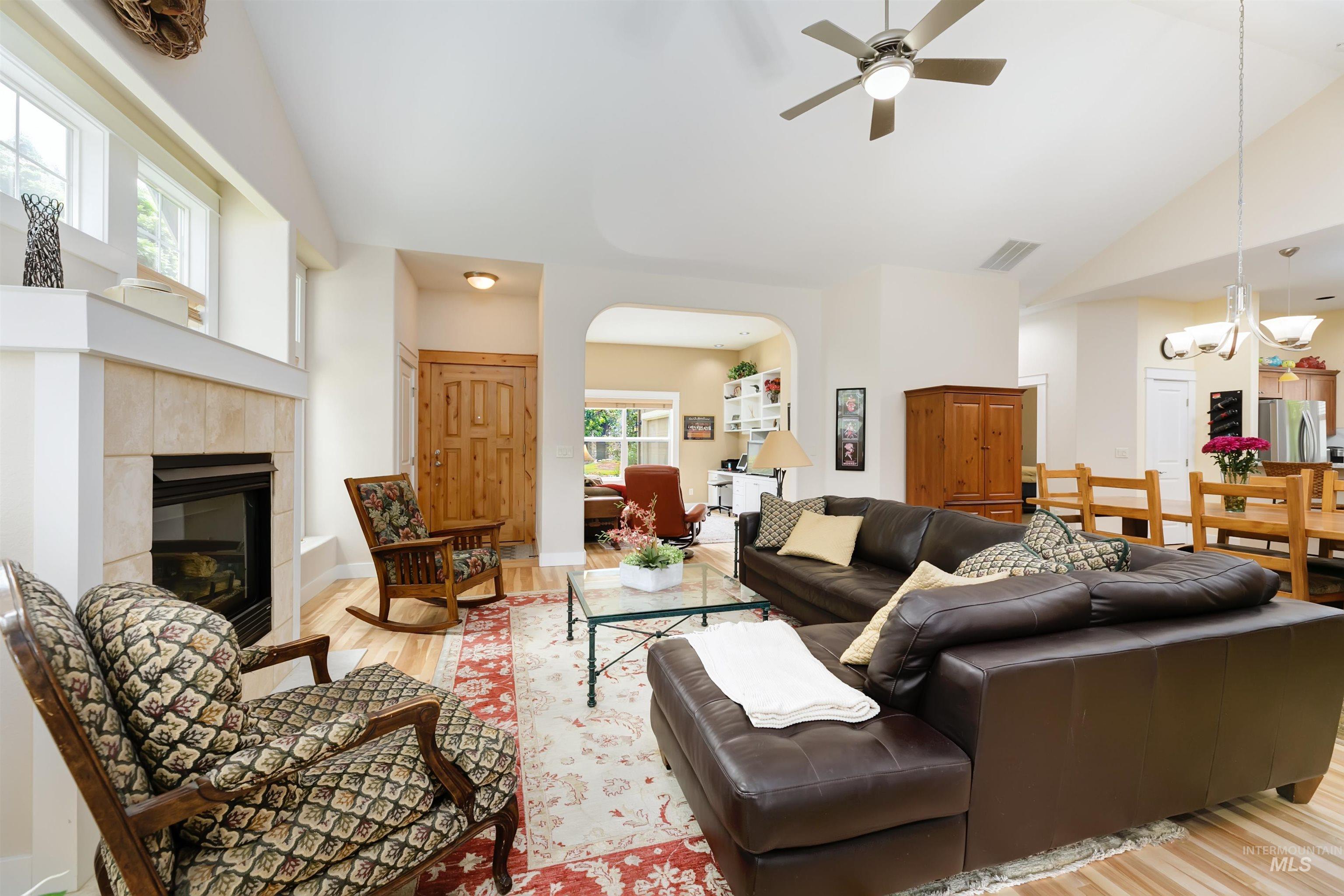 4947 N Ellicott Property Photo 2
