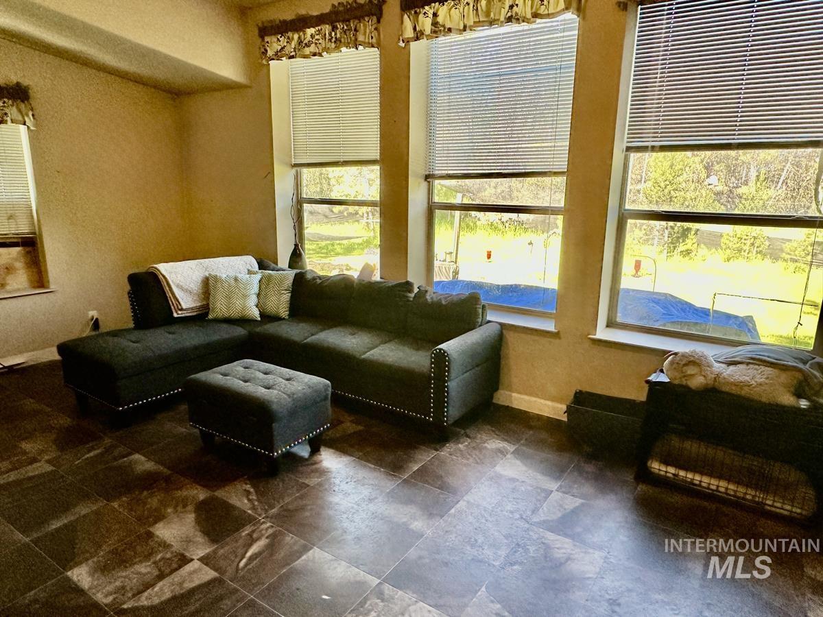 89 E Prospectors Drive Property Photo 4