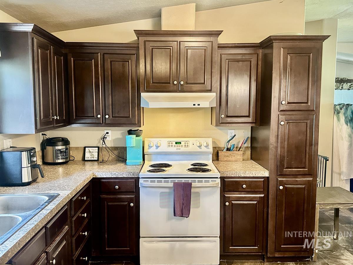 89 E Prospectors Drive Property Photo 8