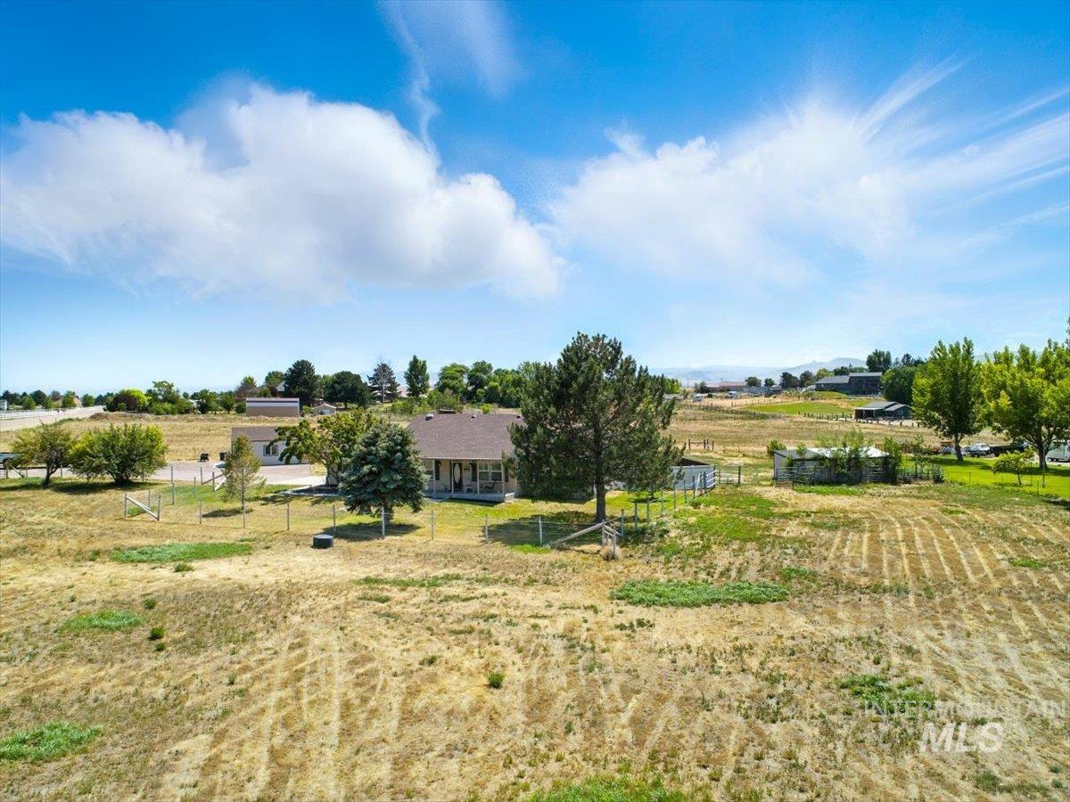 5951 Verde Dr. Property Photo 10