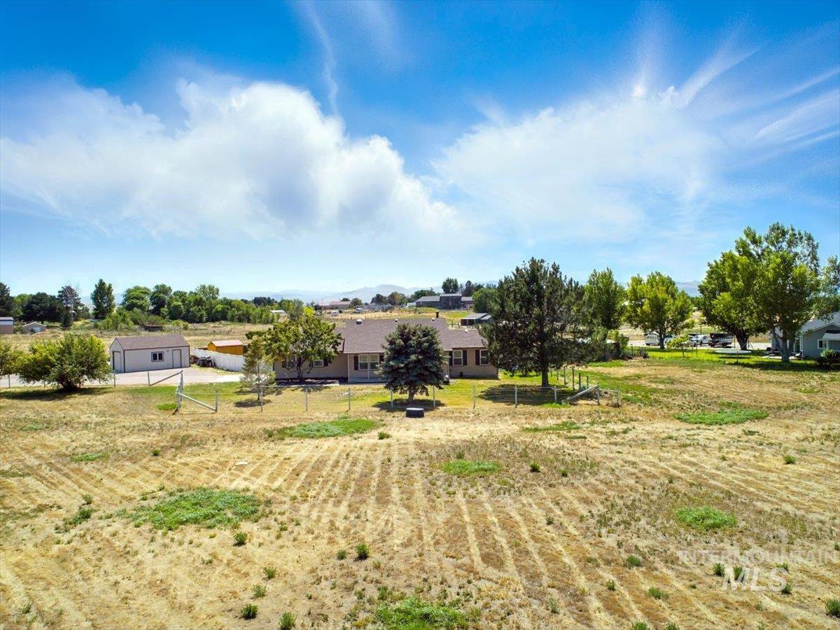 5951 Verde Dr. Property Photo 11
