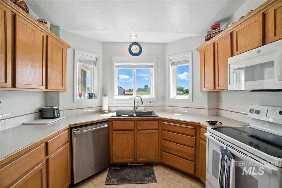 5951 Verde Dr. Property Photo 25