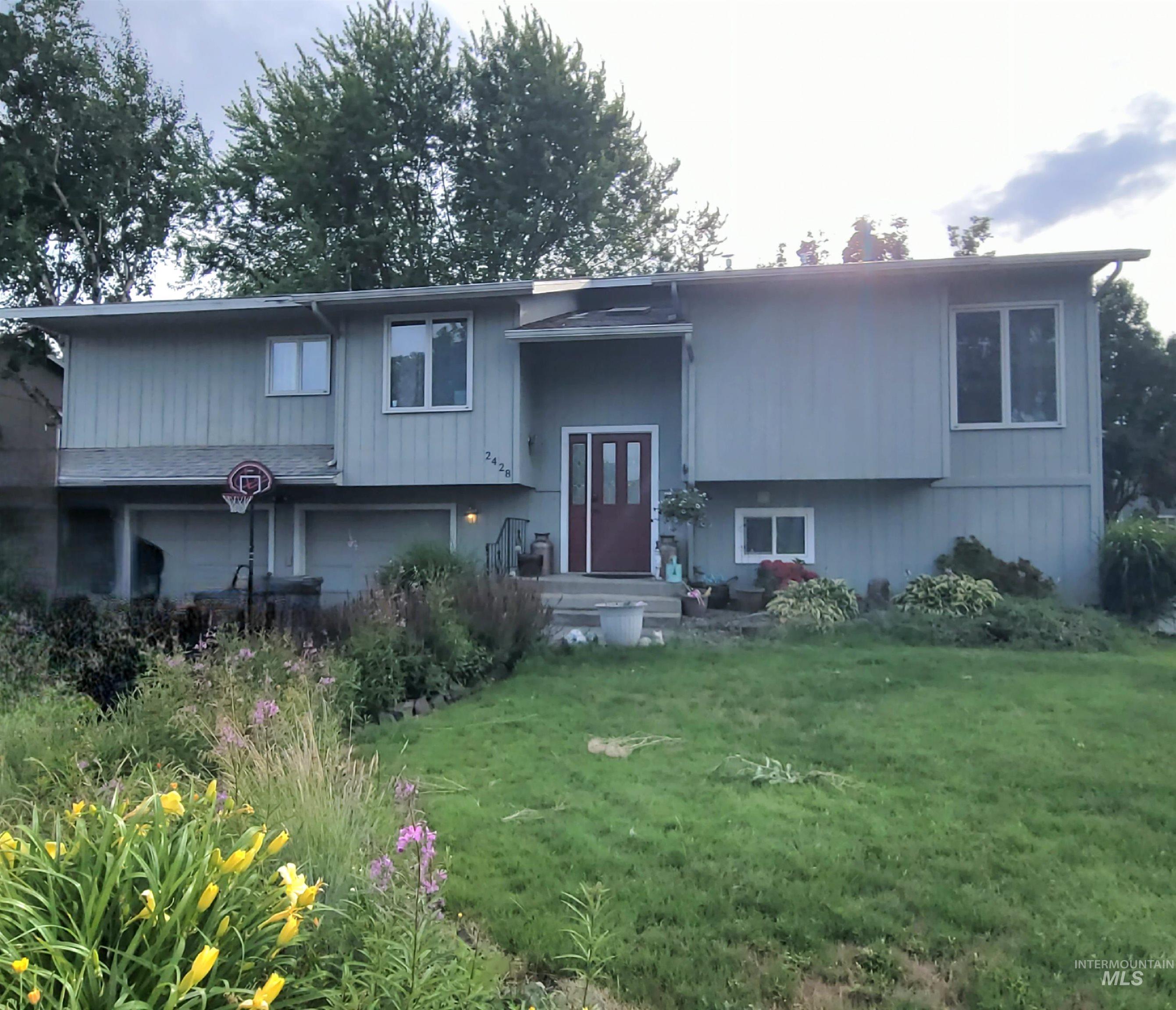 2428 Westwood Ct. Property Photo 1