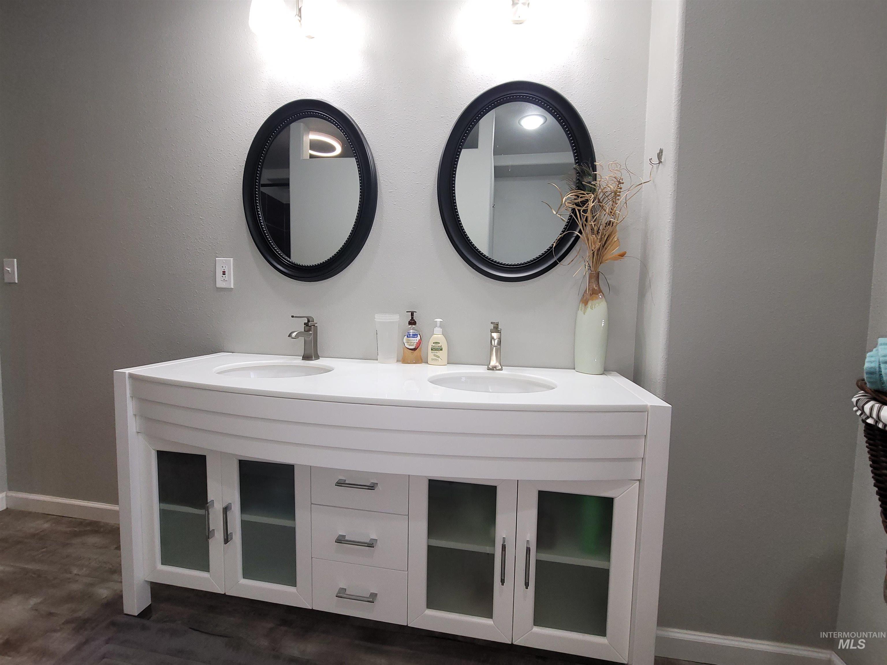 2428 Westwood Ct. Property Photo 28