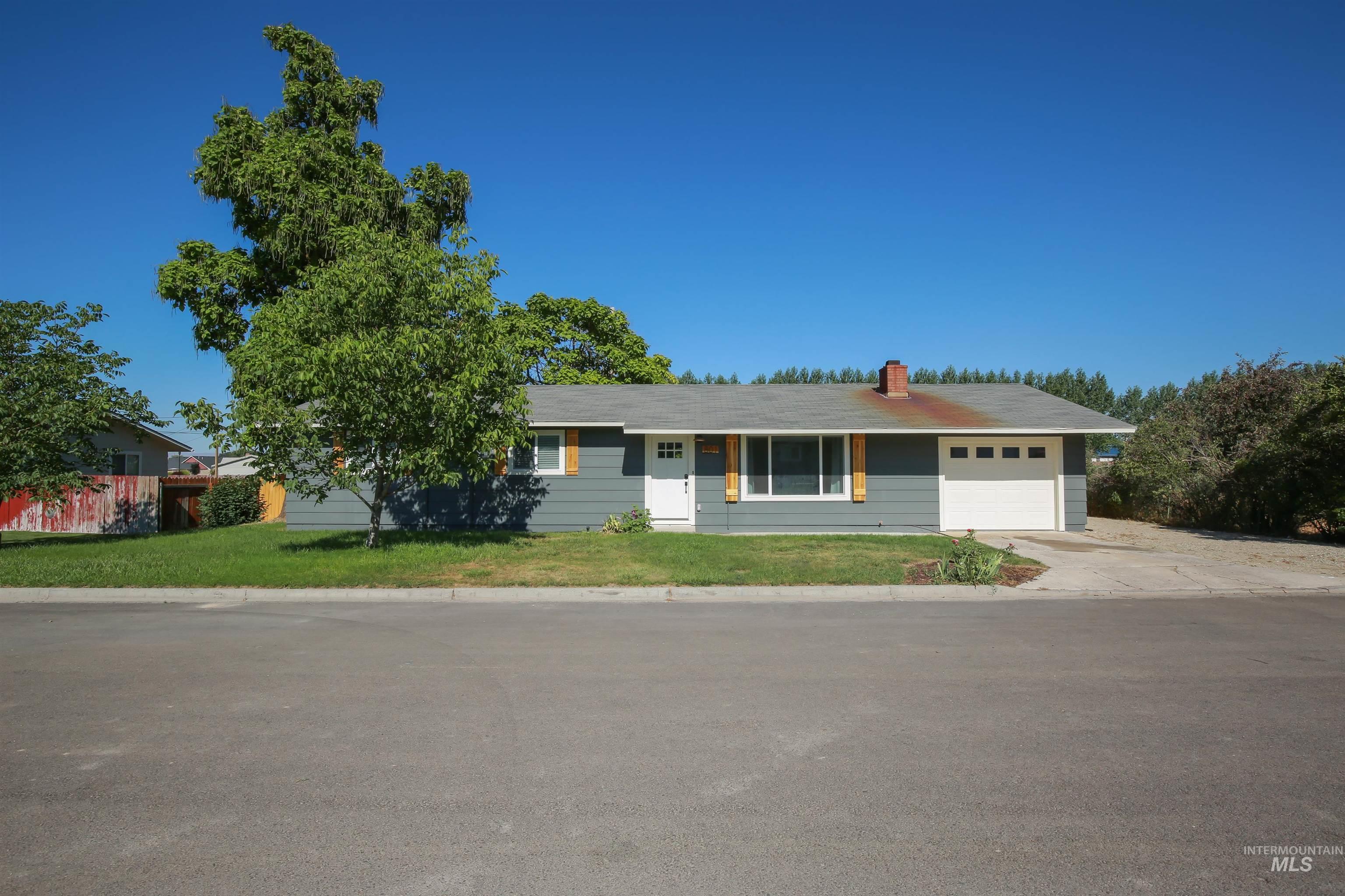 801 Oregon Ave Property Photo 1