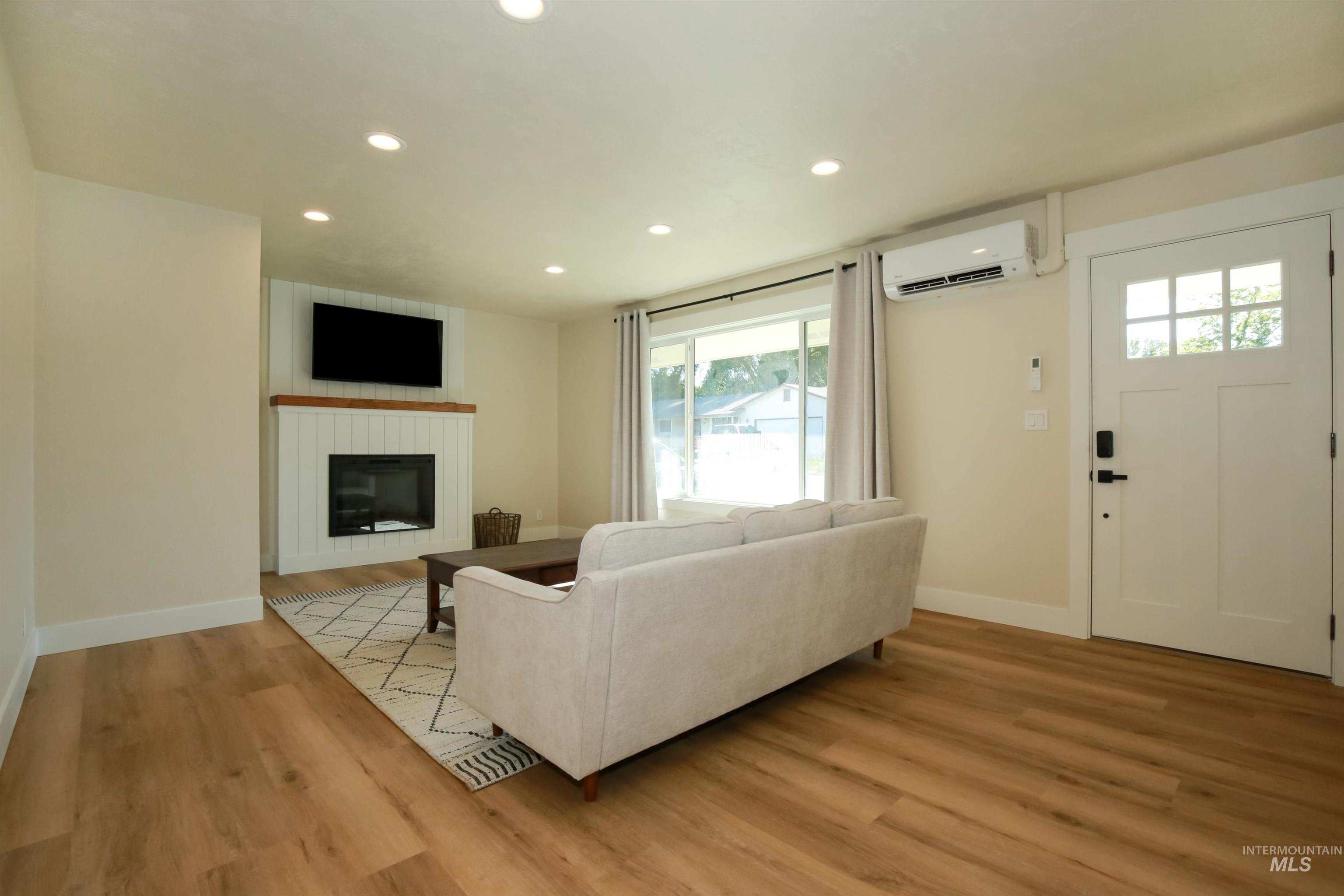 801 Oregon Ave Property Photo 5
