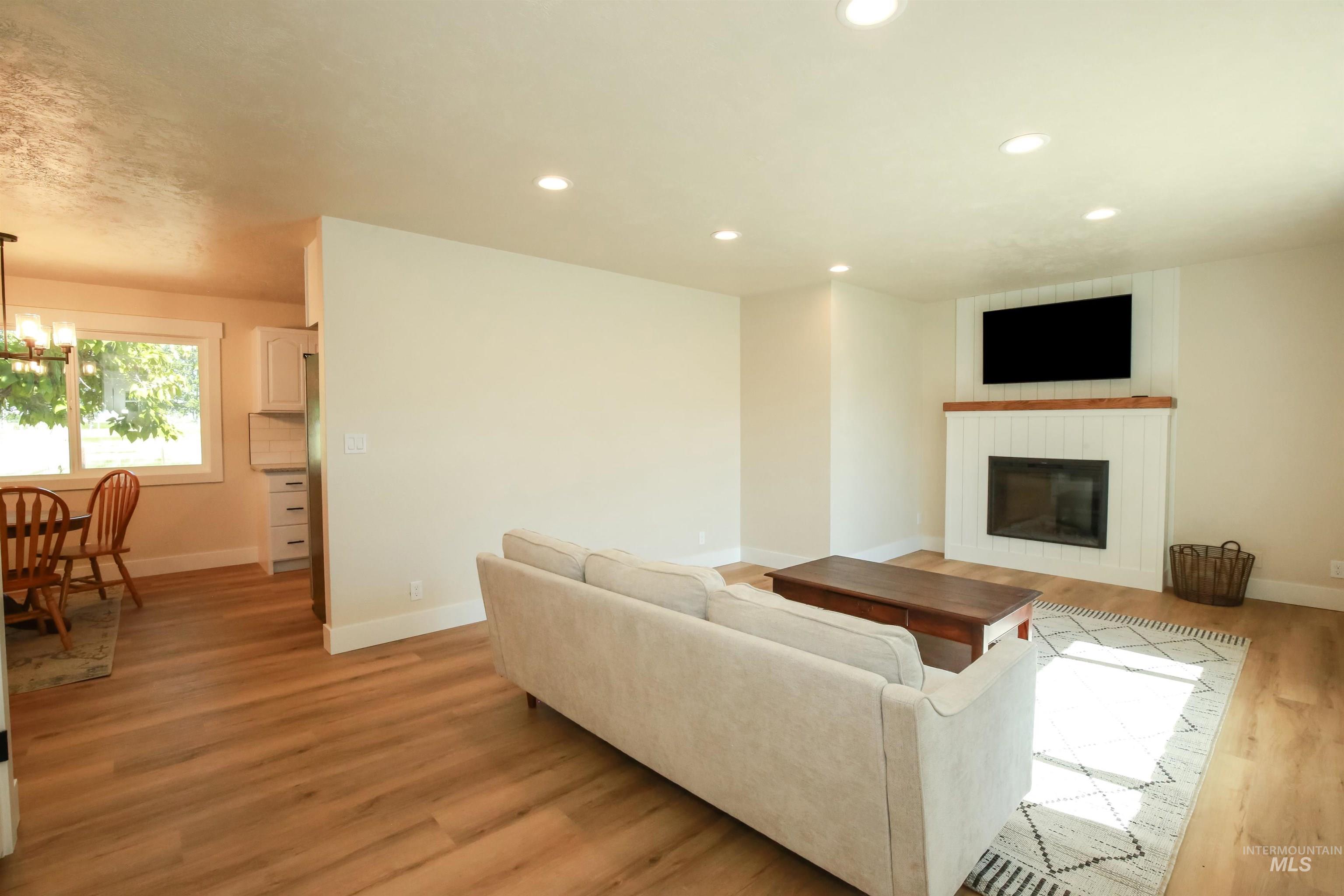 801 Oregon Ave Property Photo 6
