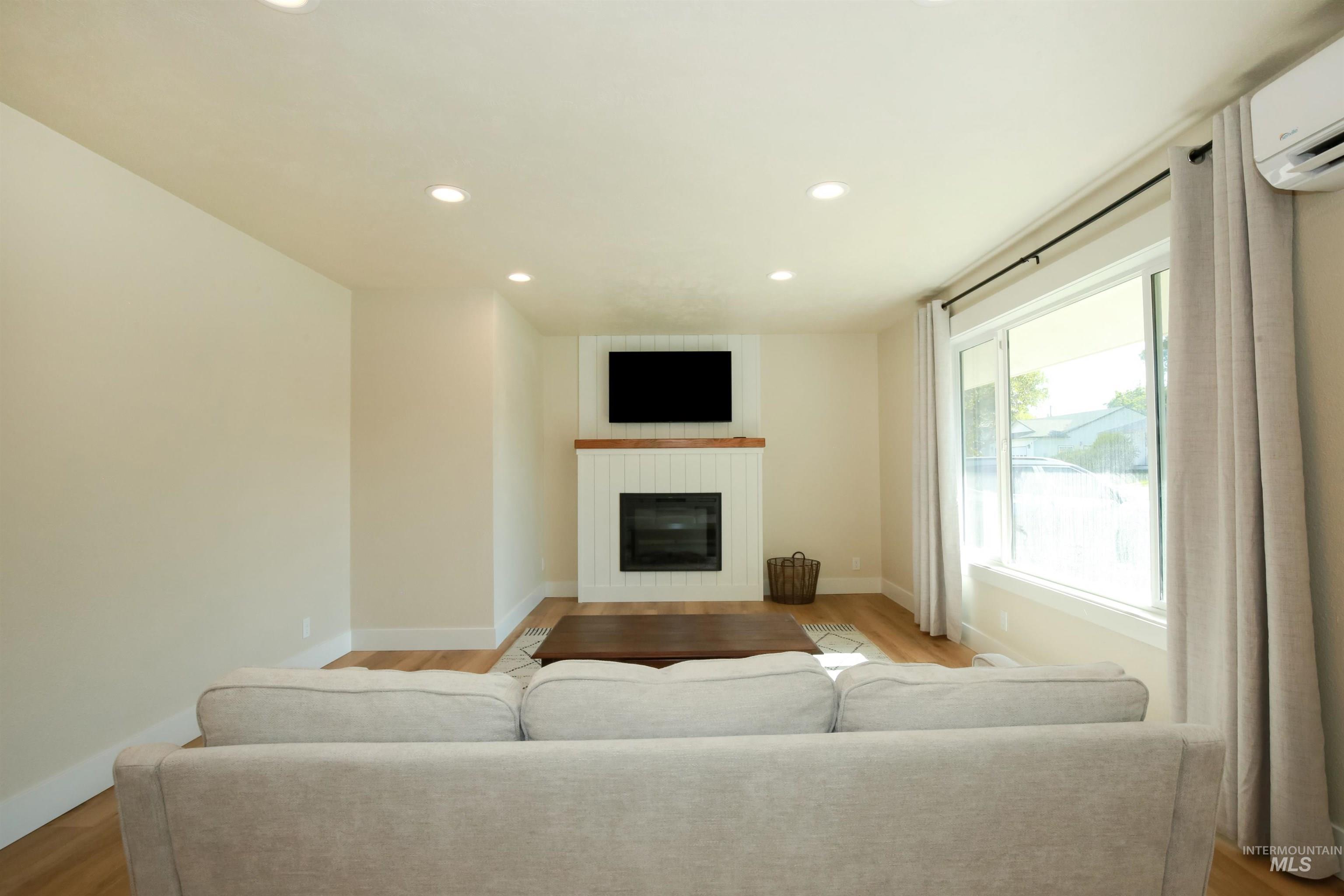 801 Oregon Ave Property Photo 7
