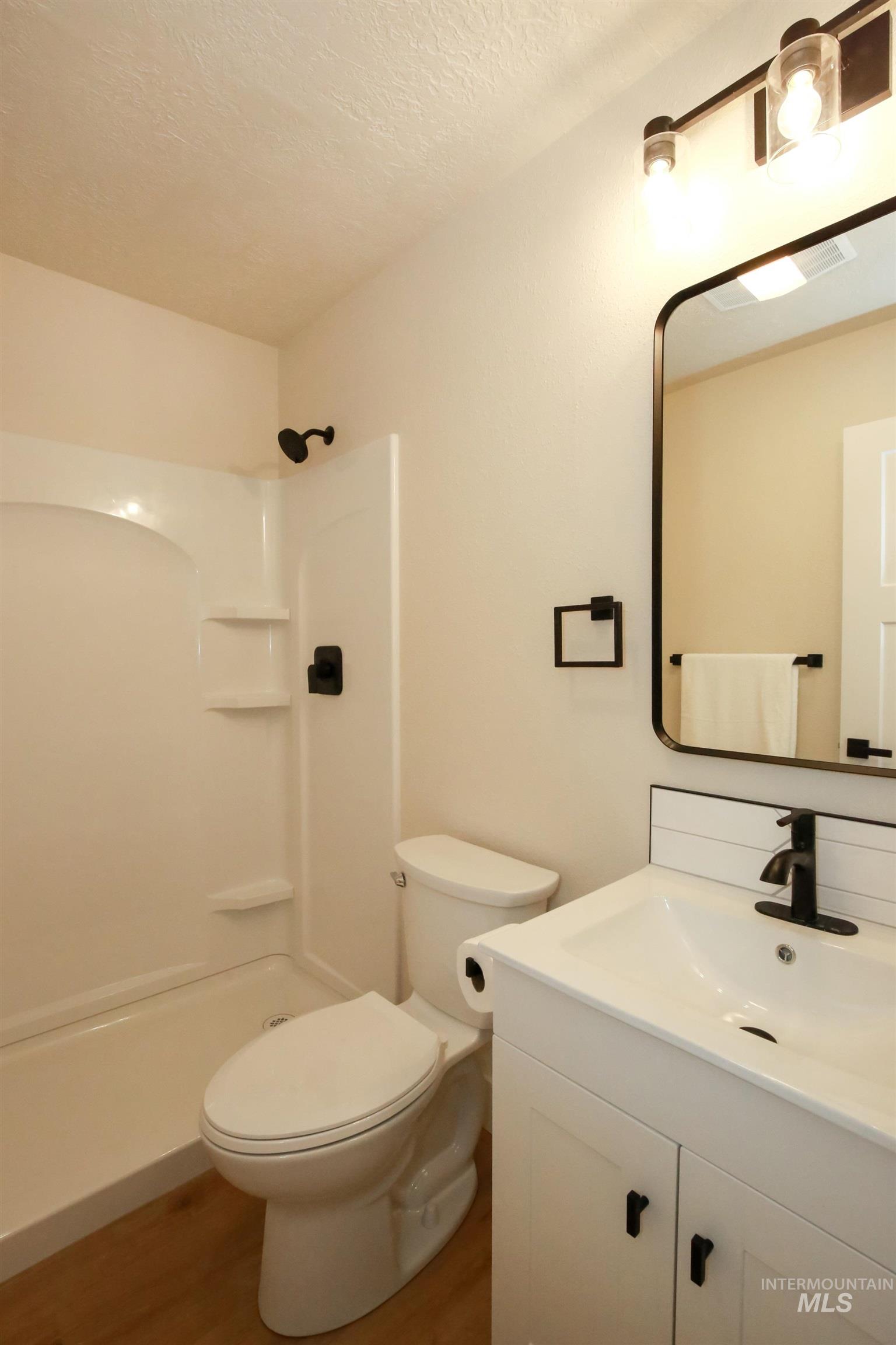 801 Oregon Ave Property Photo 17