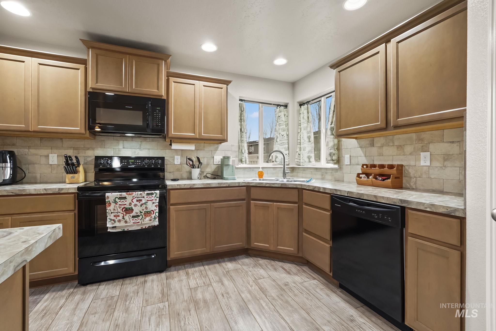 13330 Bloomfield Dr Property Photo 18