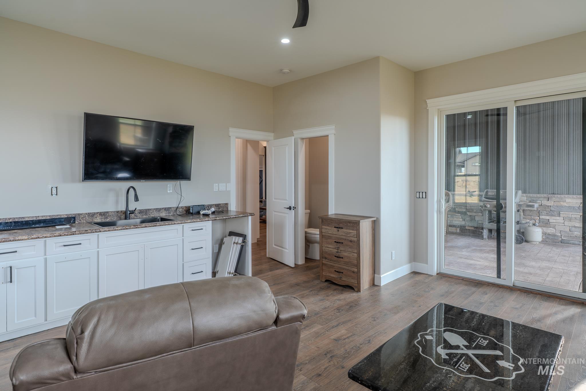 2244 Park Avenue Property Photo 41