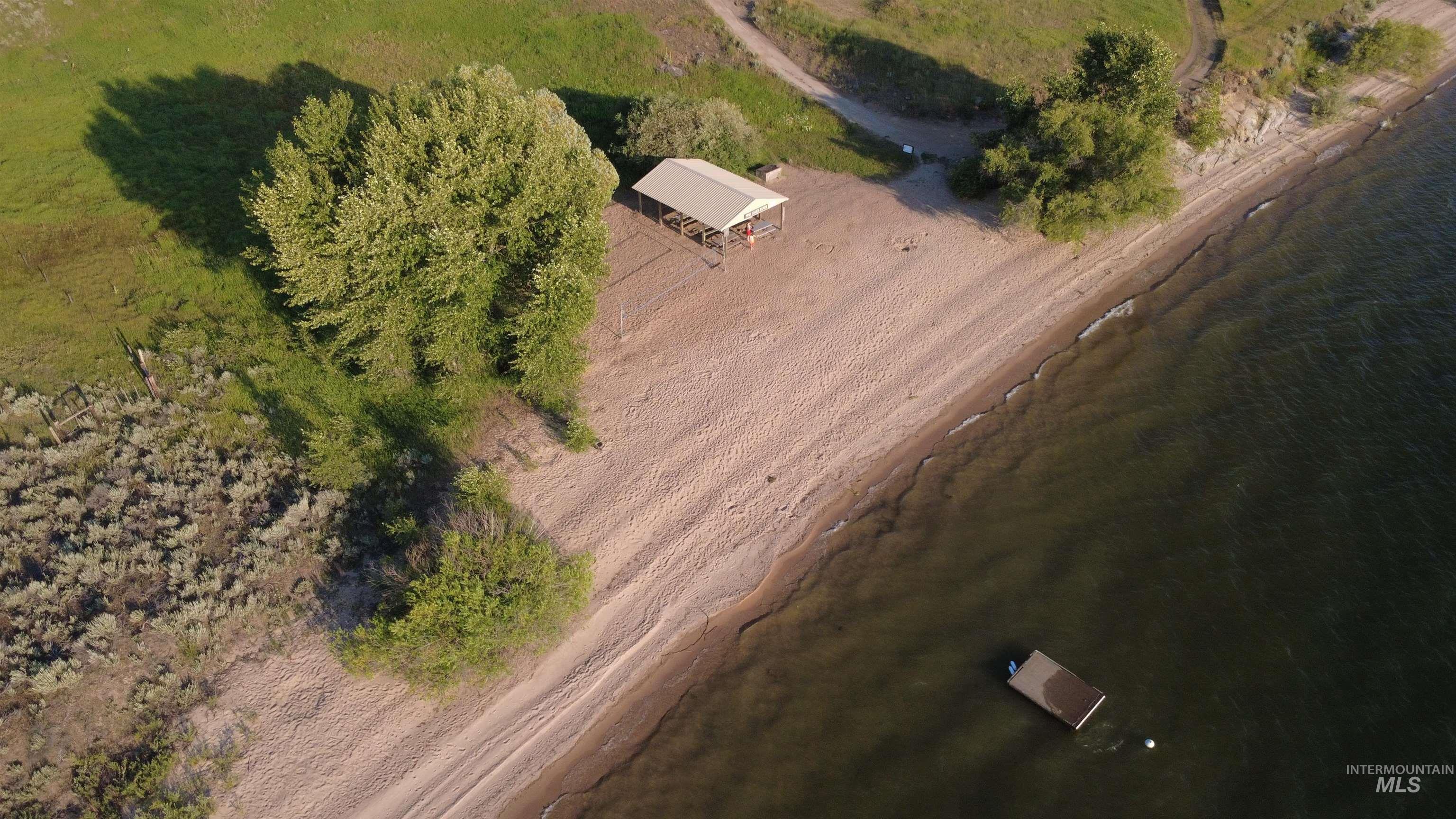 23 Hall Ln, East Property Photo 17