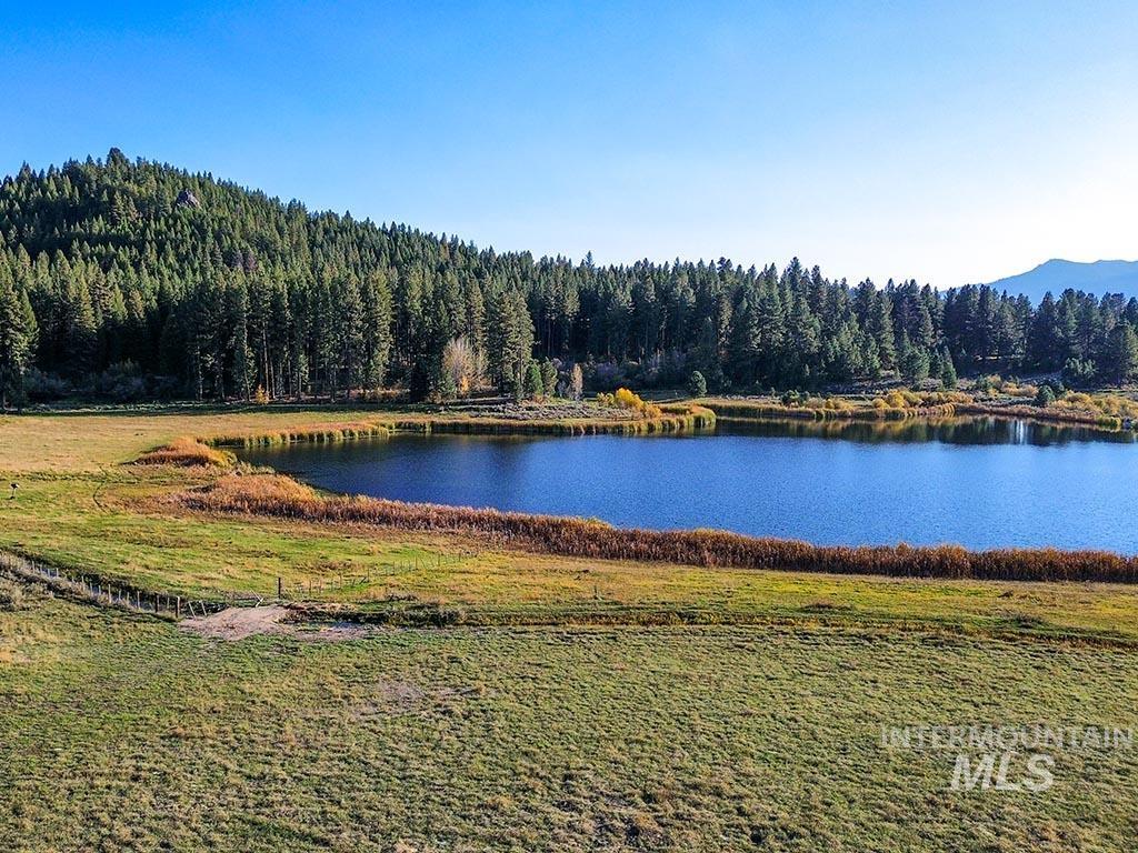 23 Hall Ln, West Property Photo 1