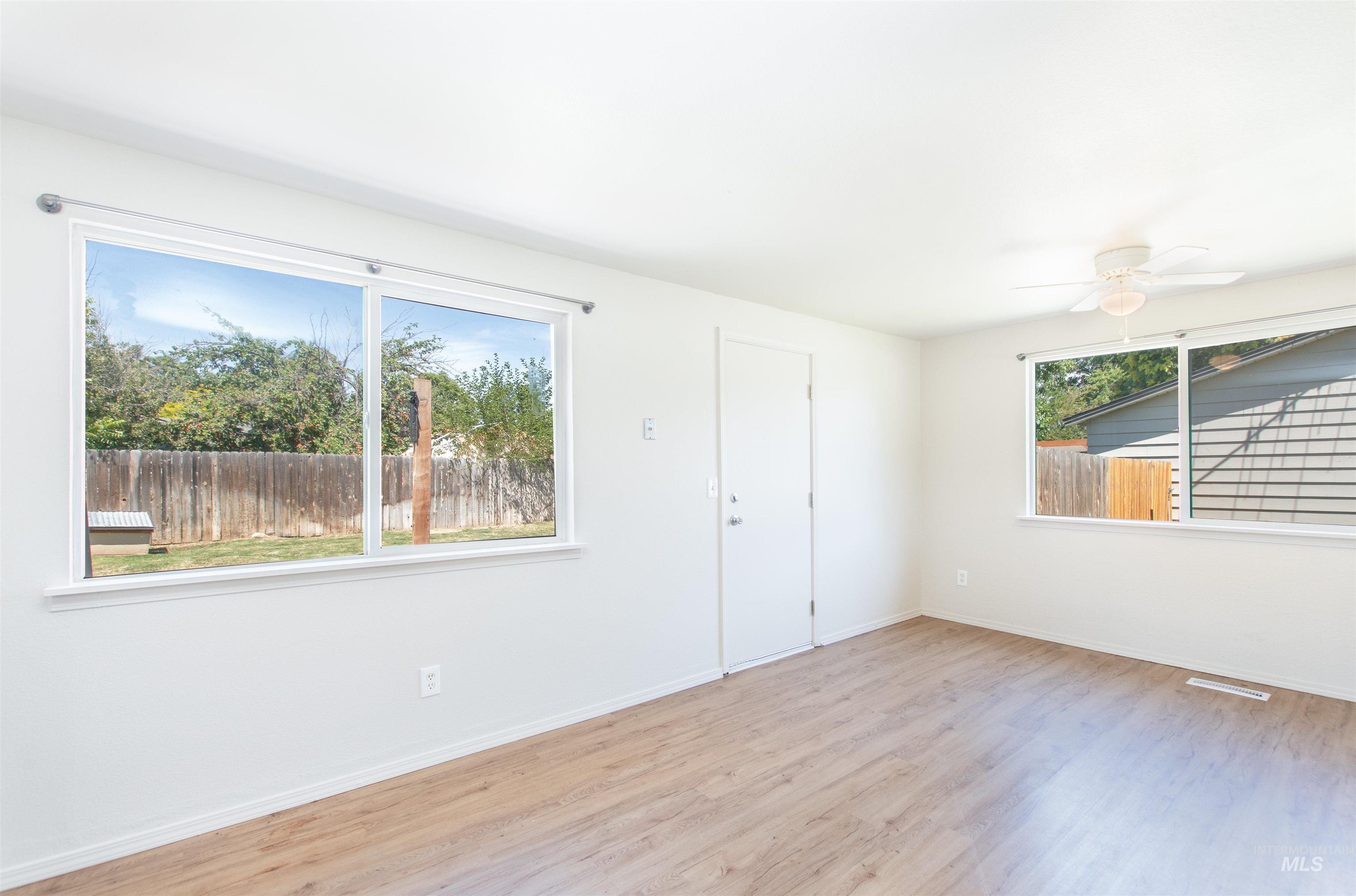 1221 N La Cresta Ave Property Photo 22