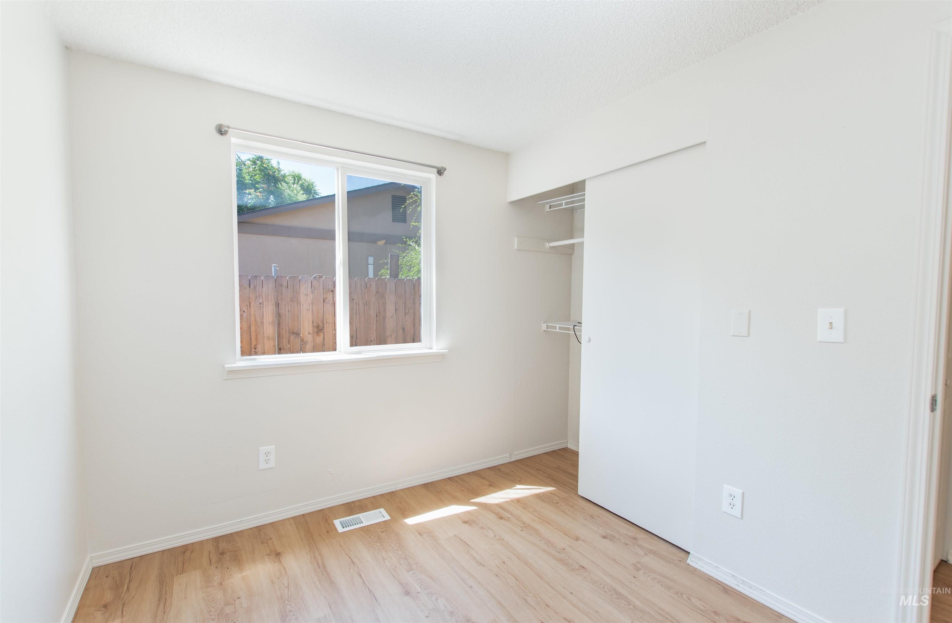 1221 N La Cresta Ave Property Photo 23