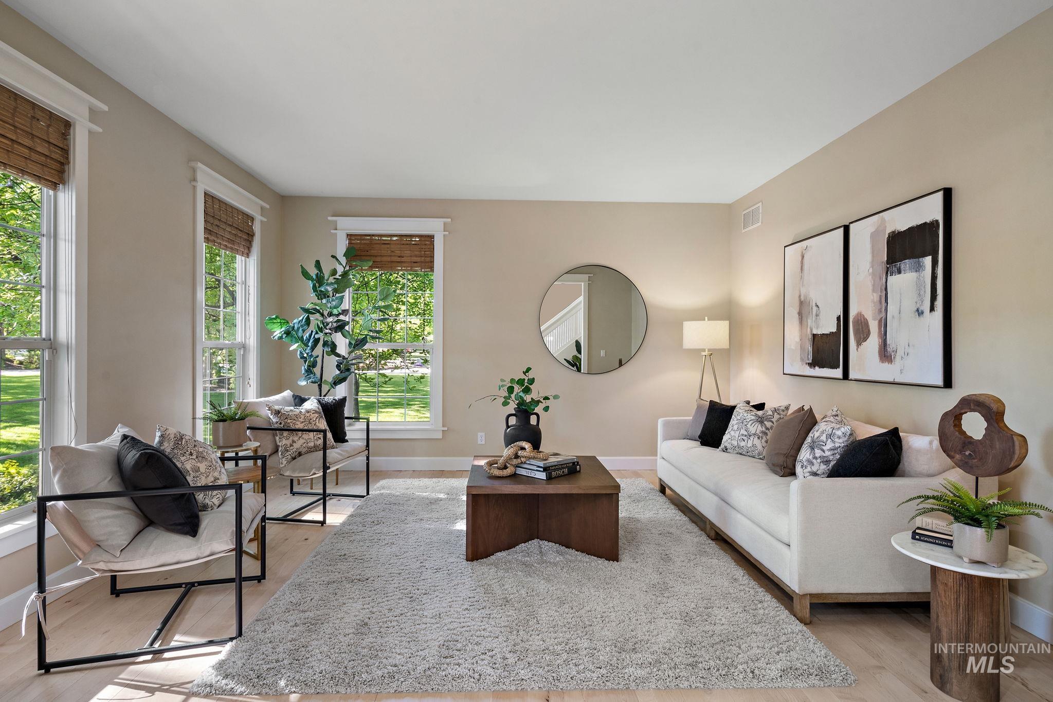 515 N Sierra View Dr Property Photo 5