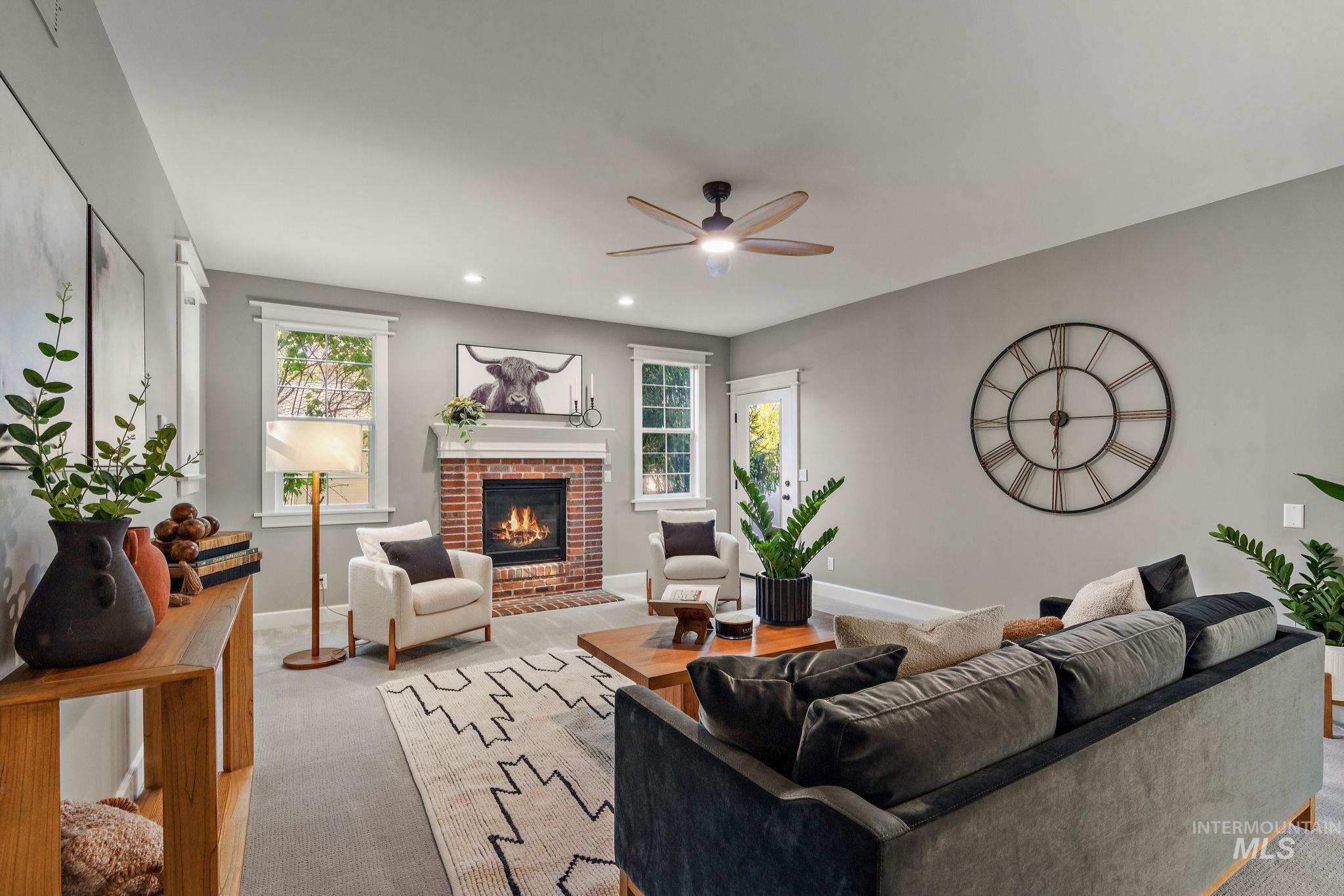 515 N Sierra View Dr Property Photo 15