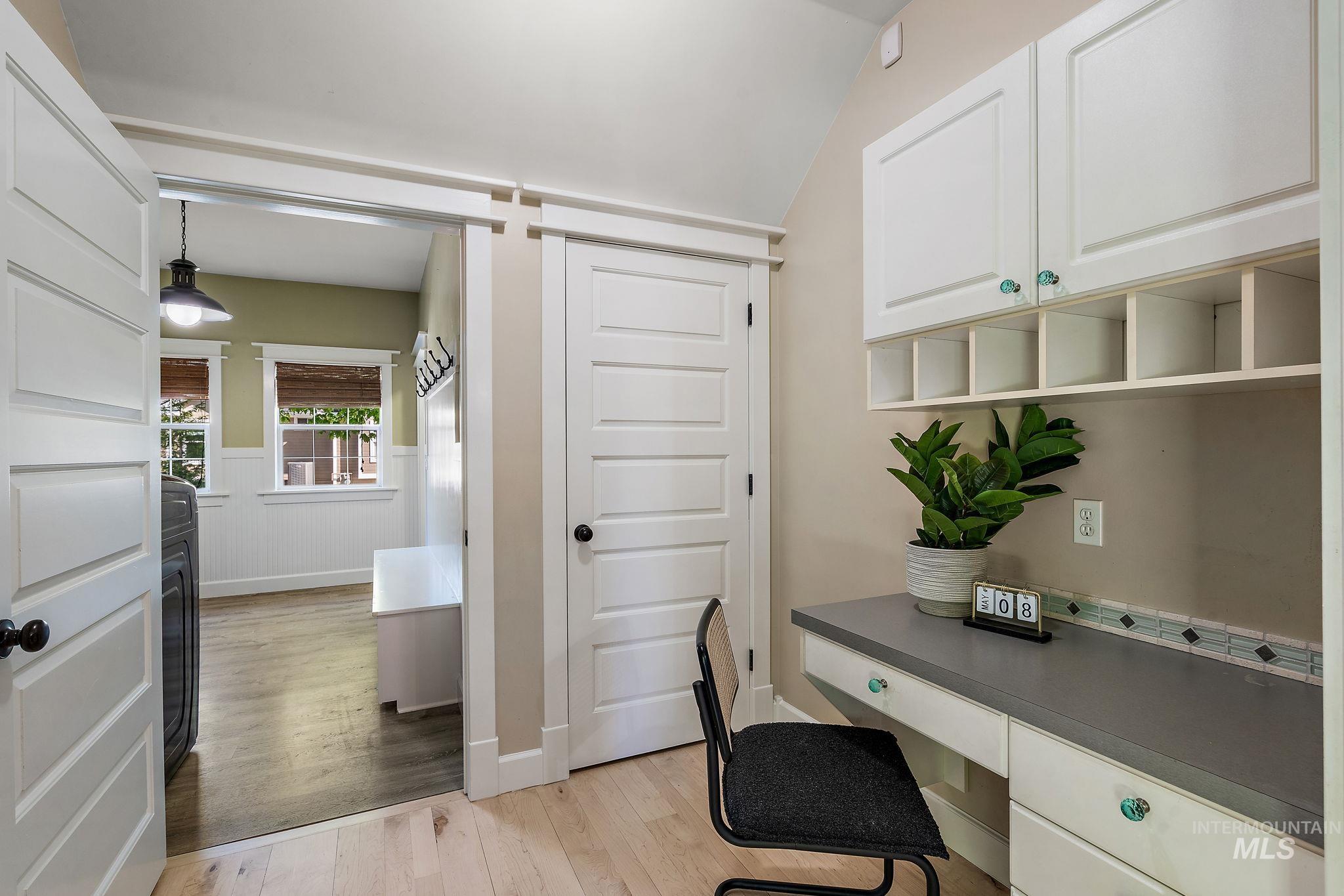 515 N Sierra View Dr Property Photo 16