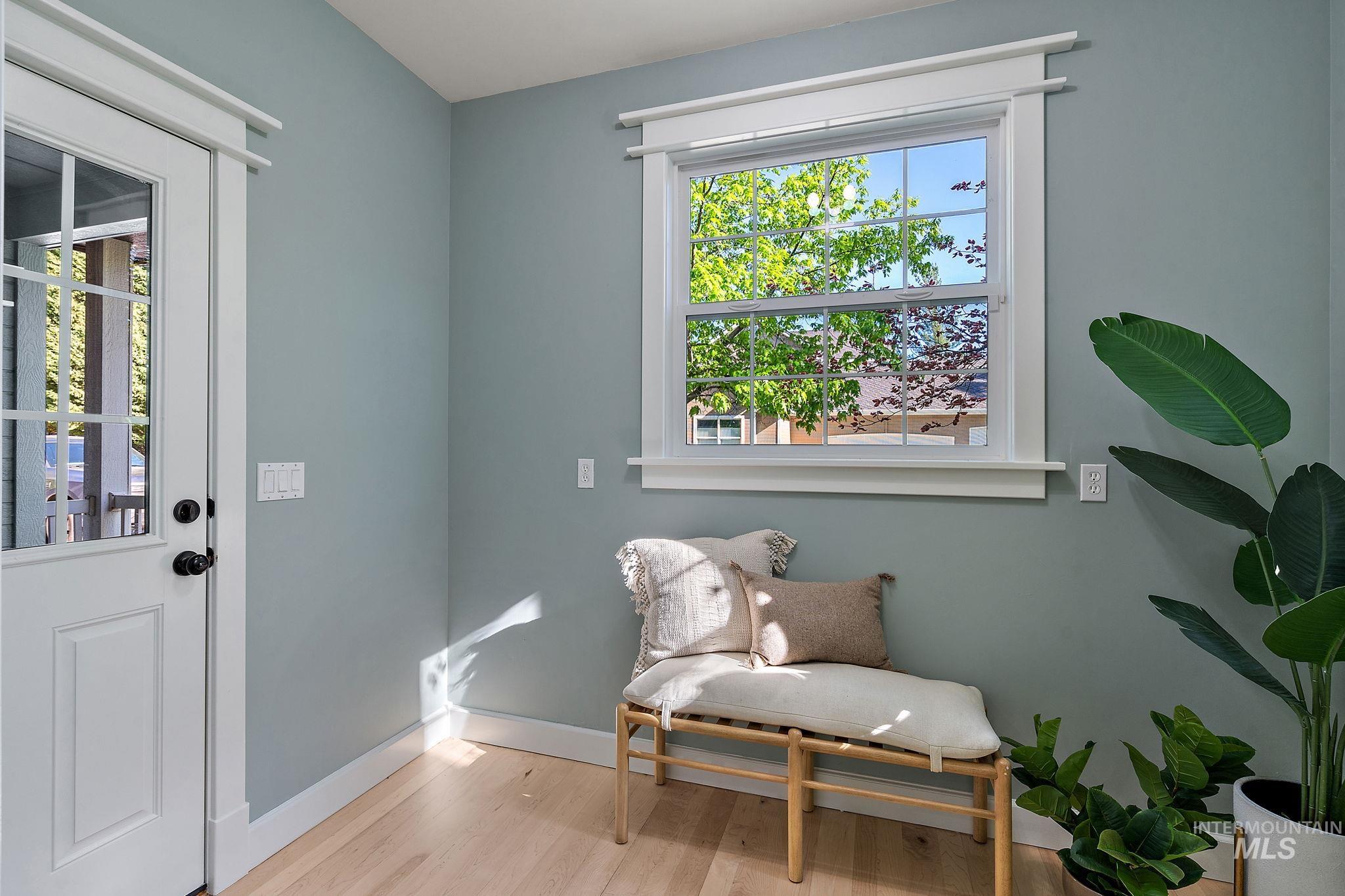 515 N Sierra View Dr Property Photo 18