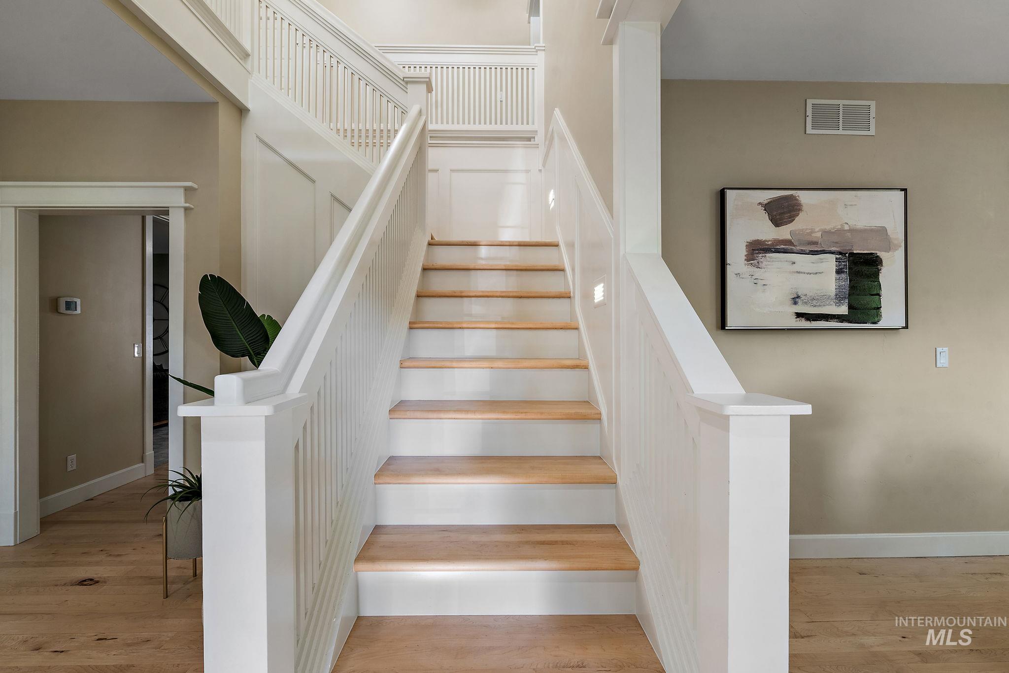 515 N Sierra View Dr Property Photo 20