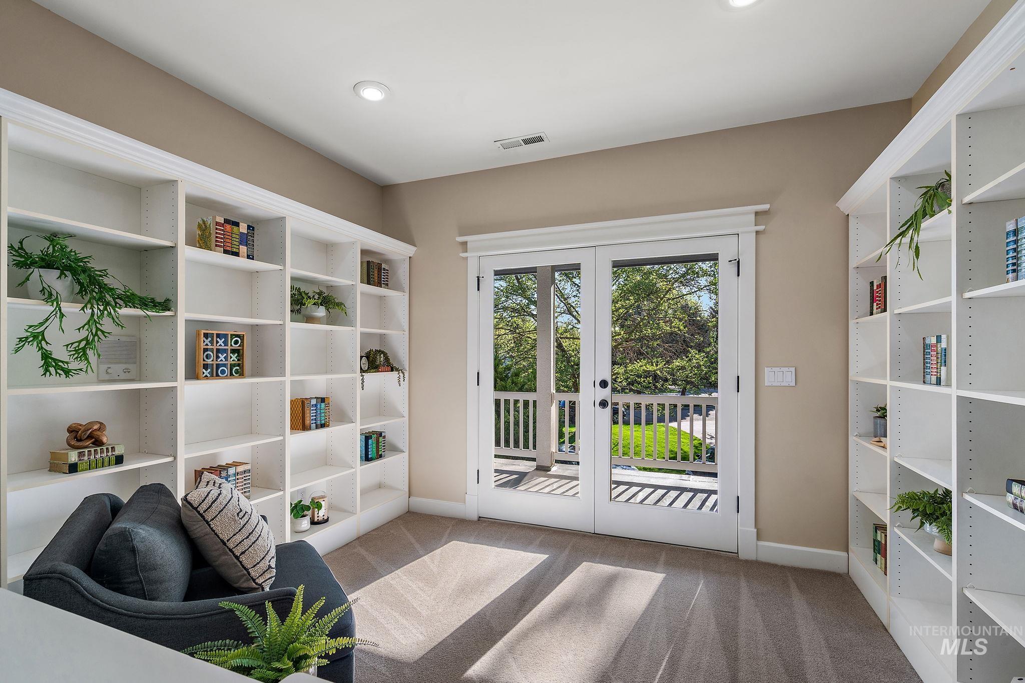 515 N Sierra View Dr Property Photo 22