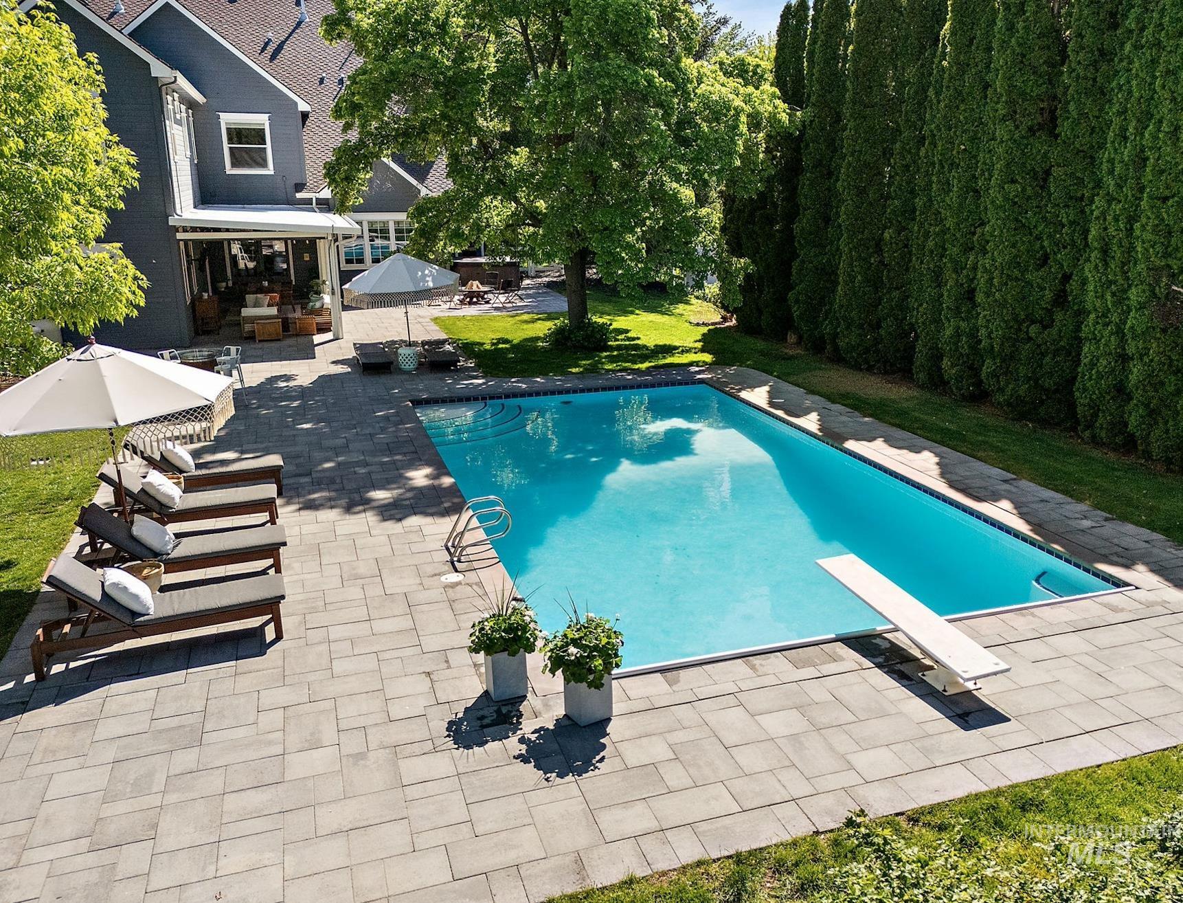 515 N Sierra View Dr Property Photo 38