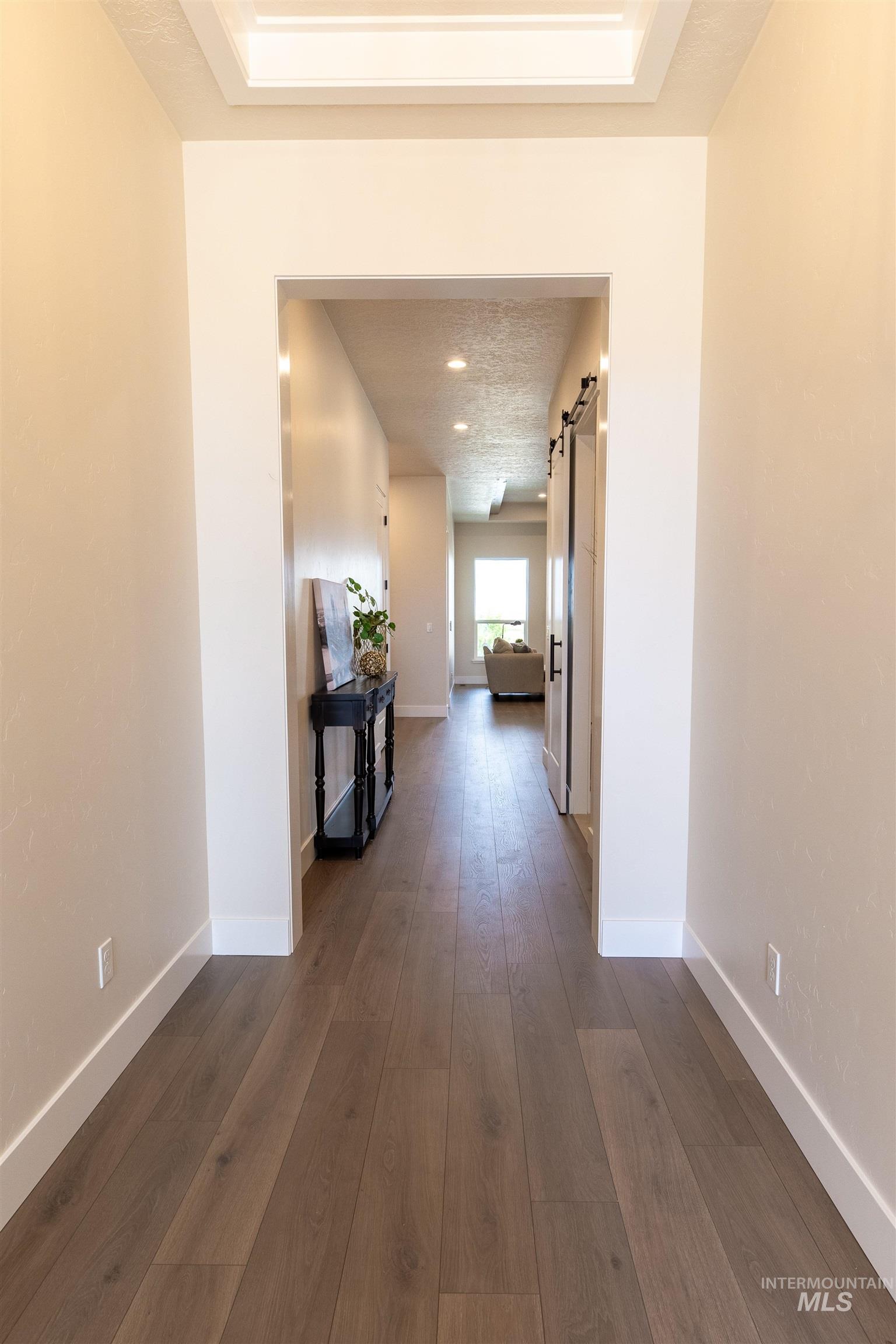 472 E Jarvis St Property Photo 6