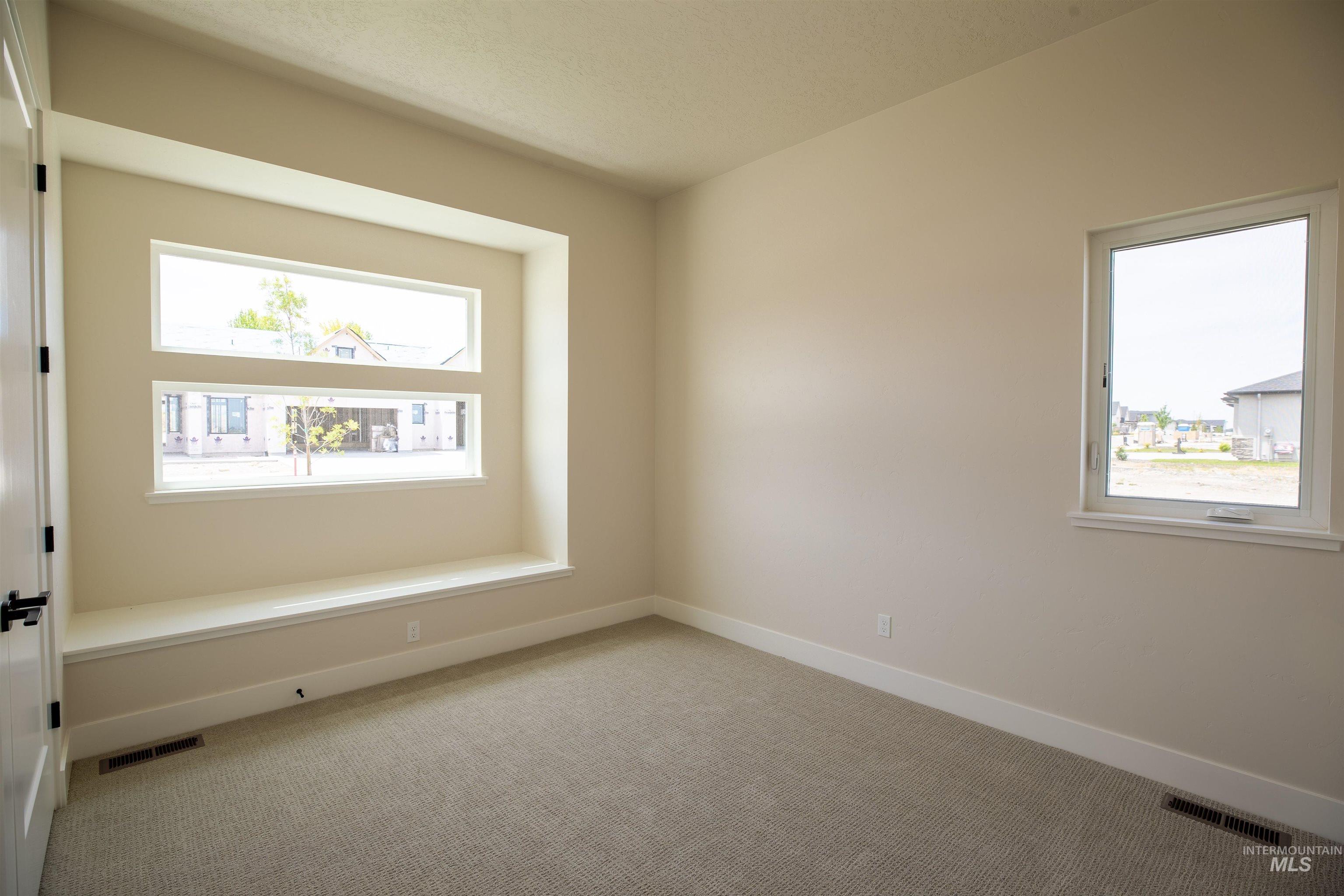 472 E Jarvis St Property Photo 36