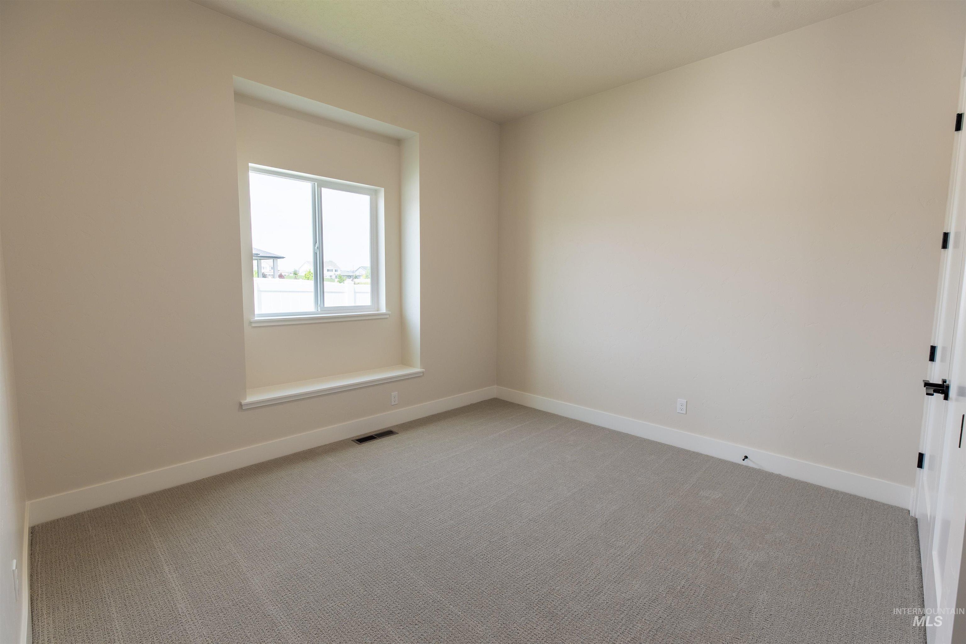 472 E Jarvis St Property Photo 37