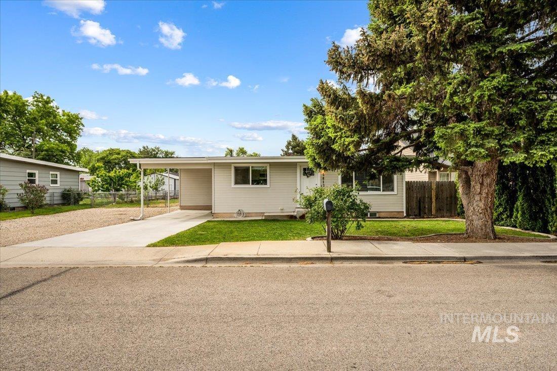 5613 W Gage St Property Photo 3