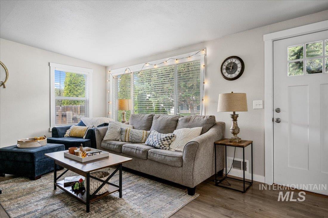 5613 W Gage St Property Photo 5