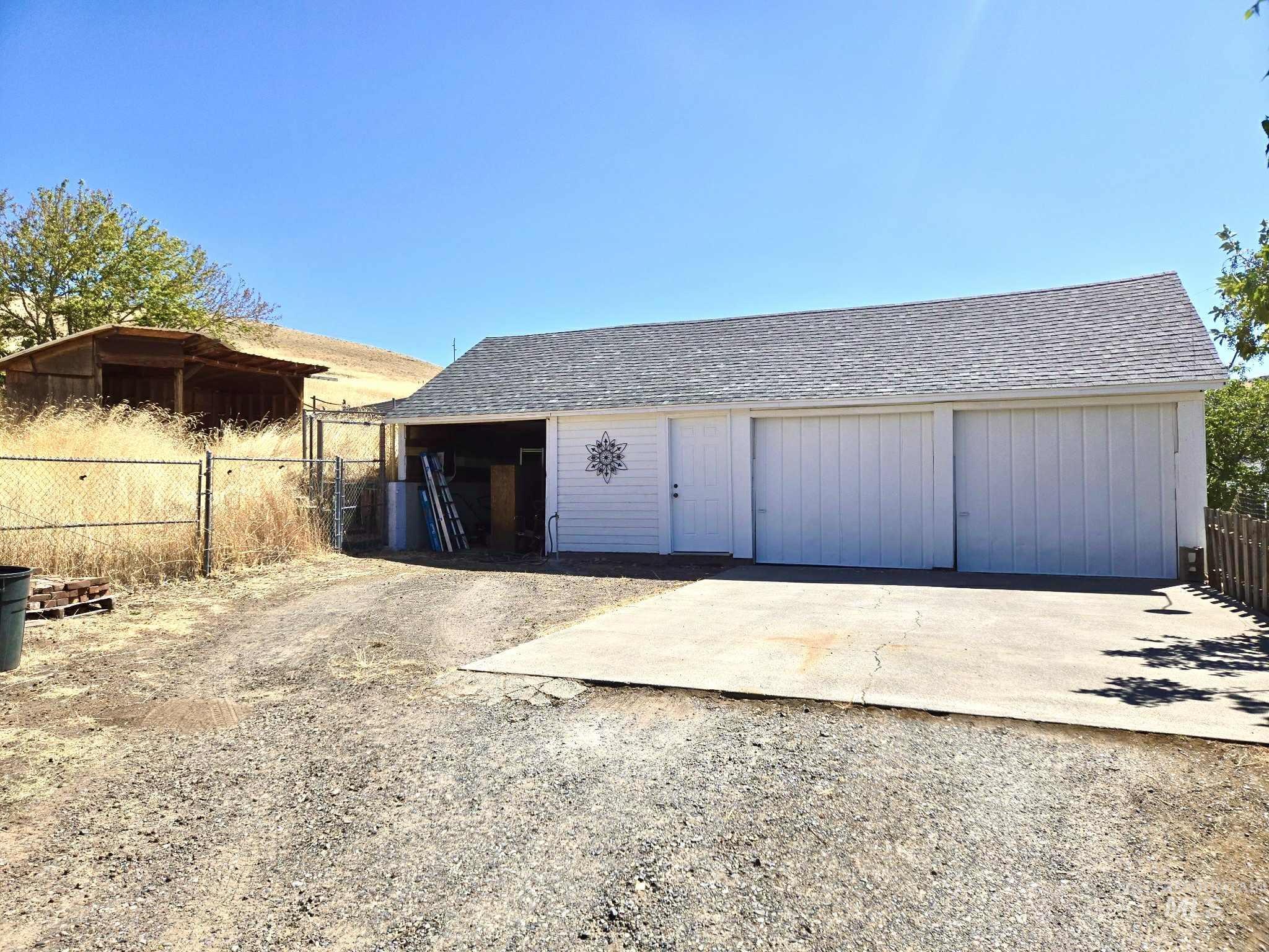 1549 Main Street Property Photo 2