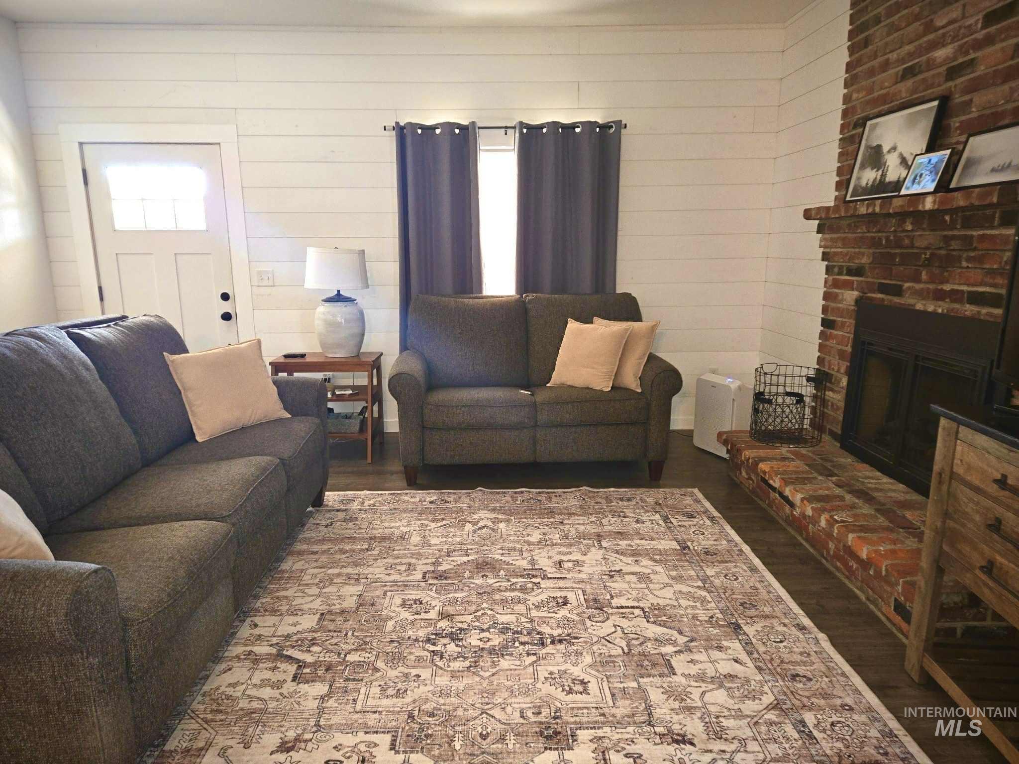 1549 Main Street Property Photo 6