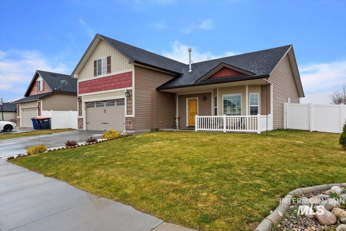 1095 Starlight Loop Property Photo 1