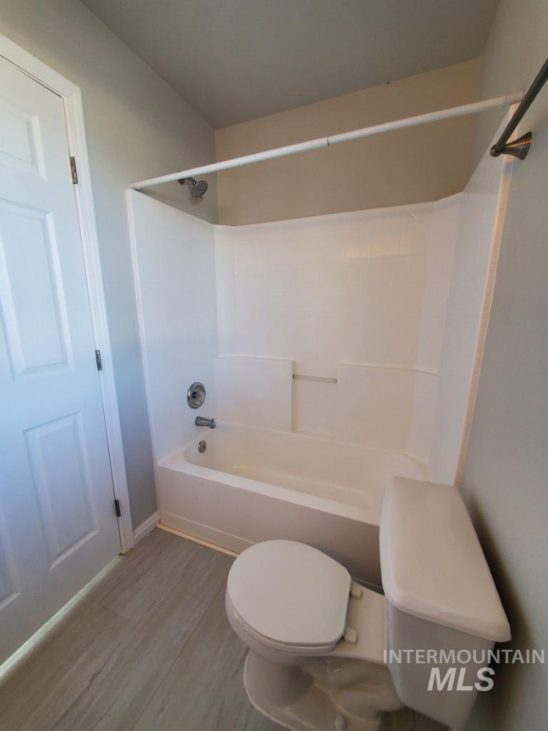 811 W Dewey Ave Property Photo 17