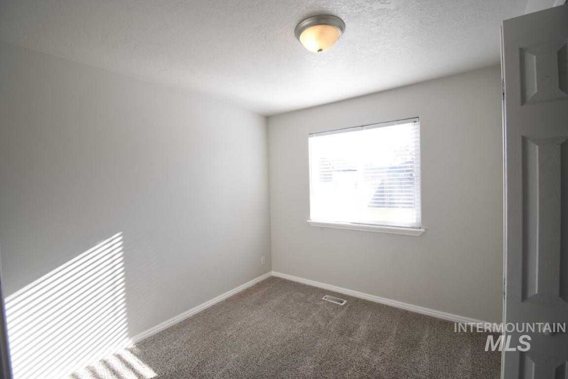 811 W Dewey Ave Property Photo 18