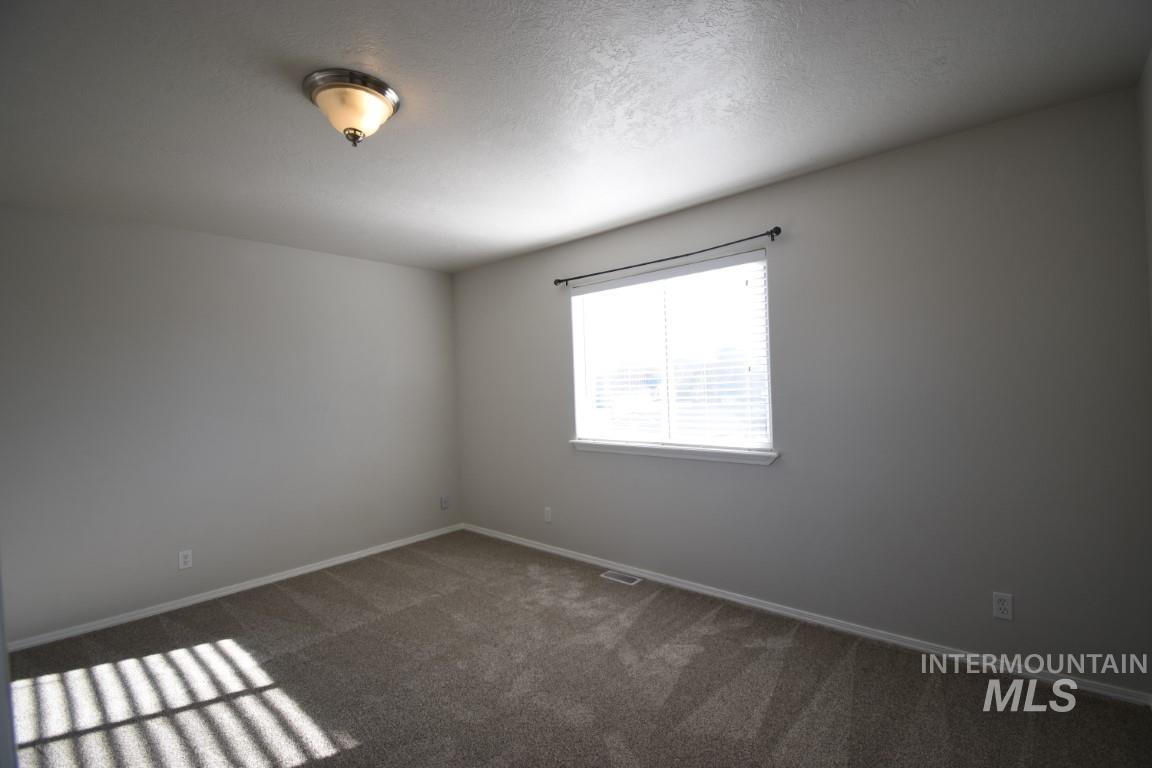 811 W Dewey Ave Property Photo 19