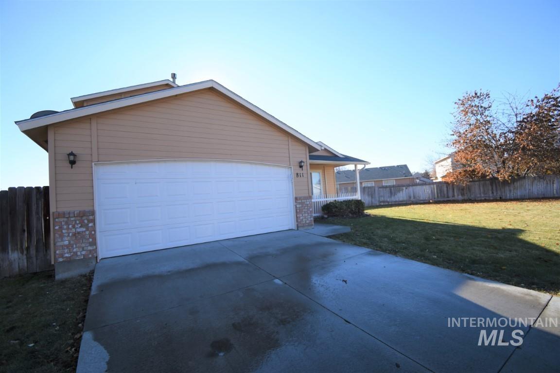 811 W Dewey Ave Property Photo 32
