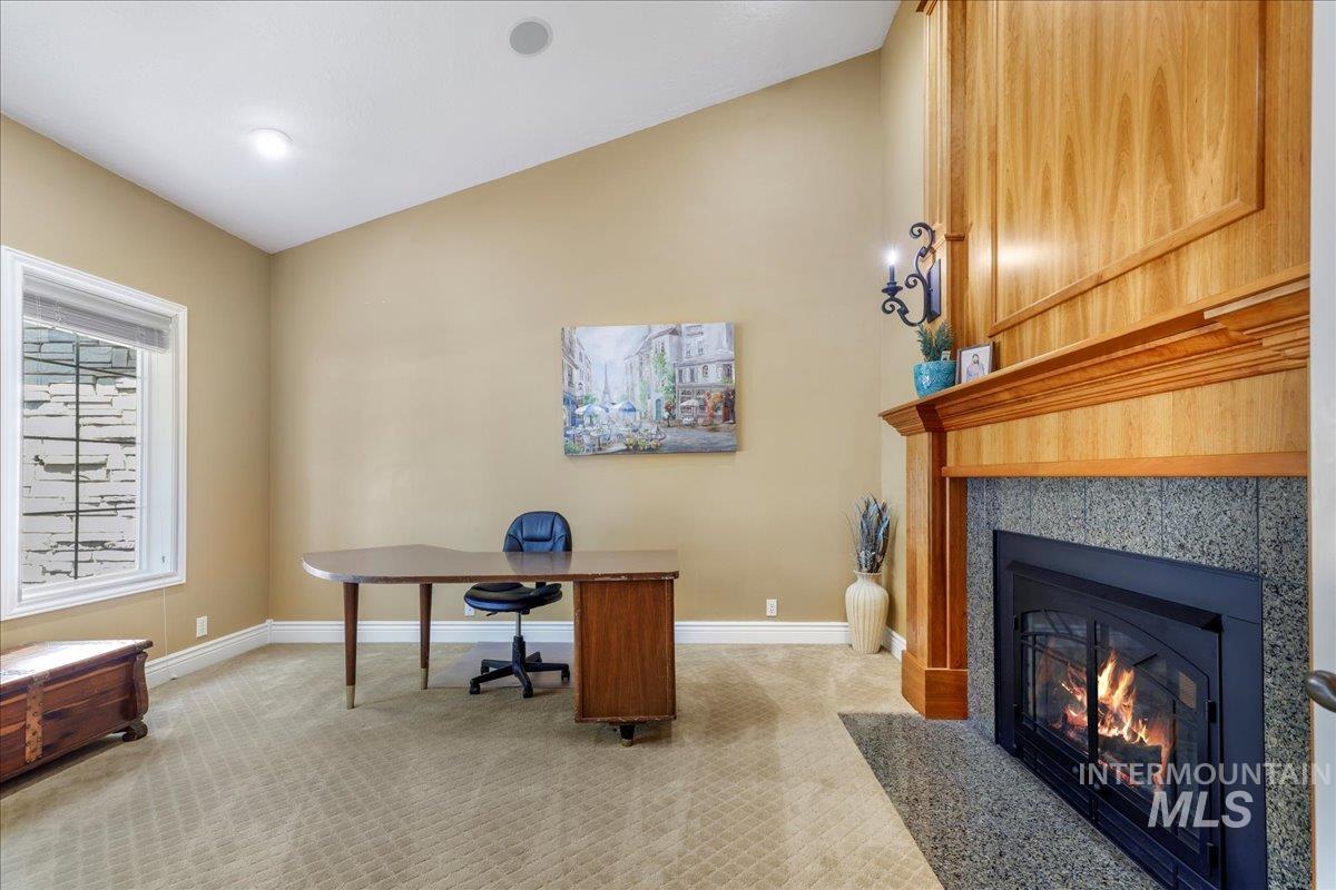 568 Boxwood Dr. Property Photo 6