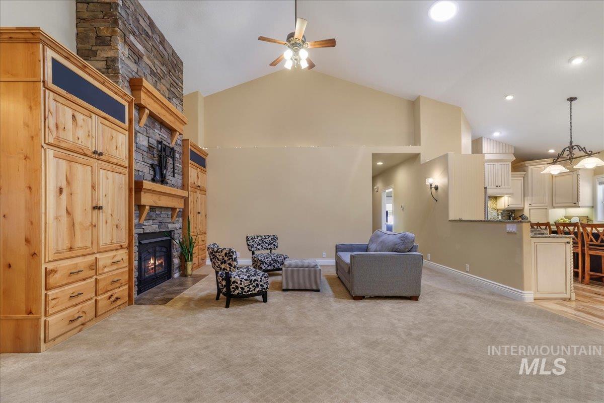 568 Boxwood Dr. Property Photo 9