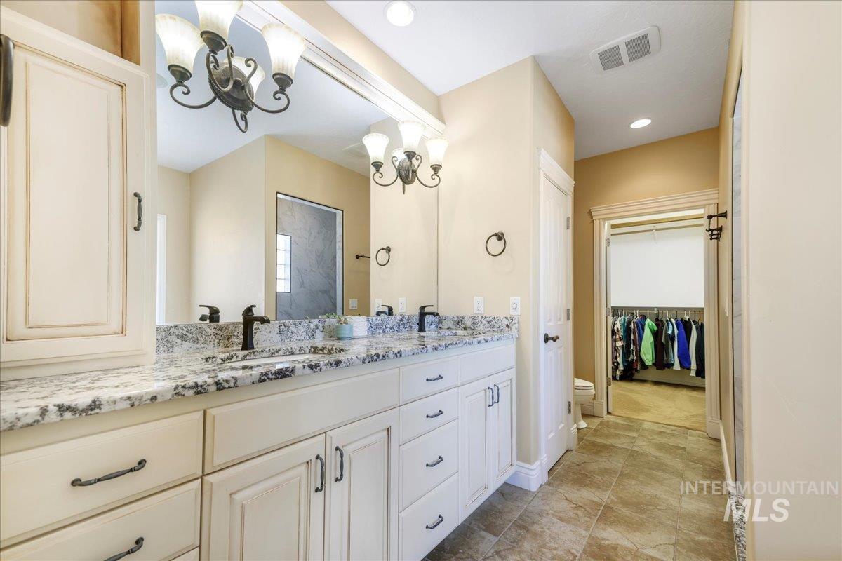 568 Boxwood Dr. Property Photo 24