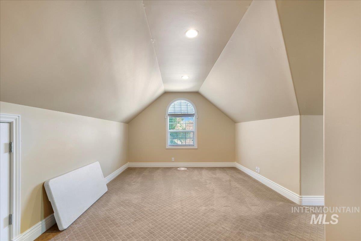 568 Boxwood Dr. Property Photo 34
